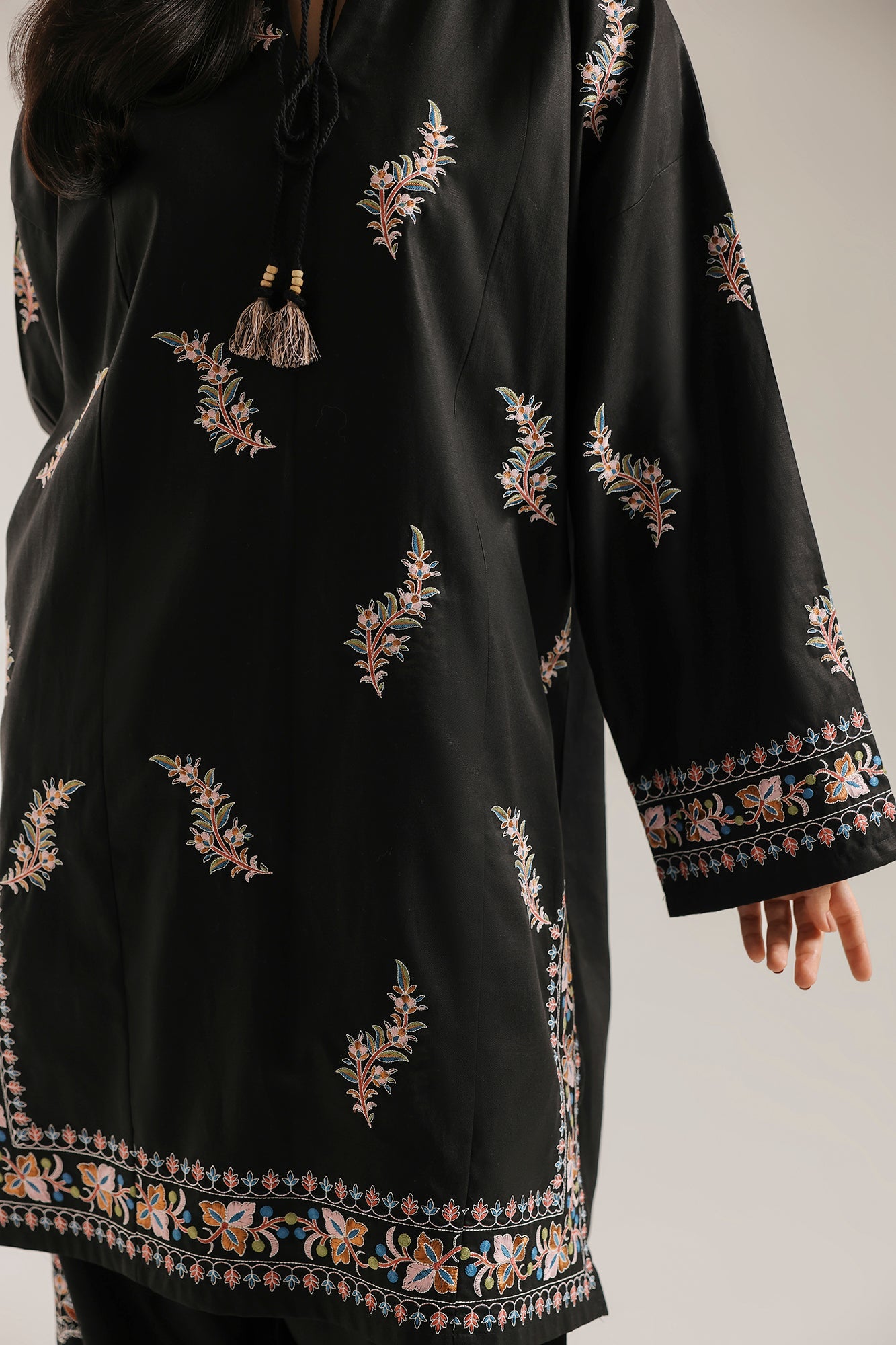 EMBROIDERED SUIT (E9361-102-902)