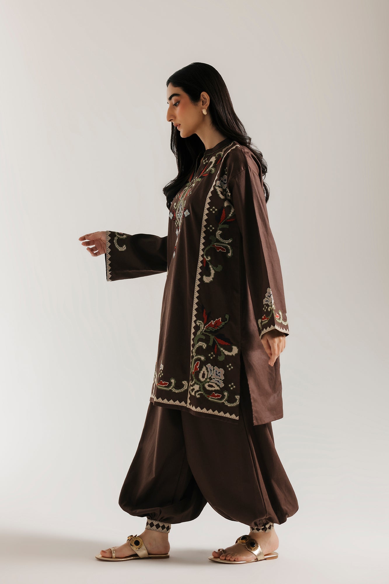 EMBROIDERED SUIT (E9362-102-317)