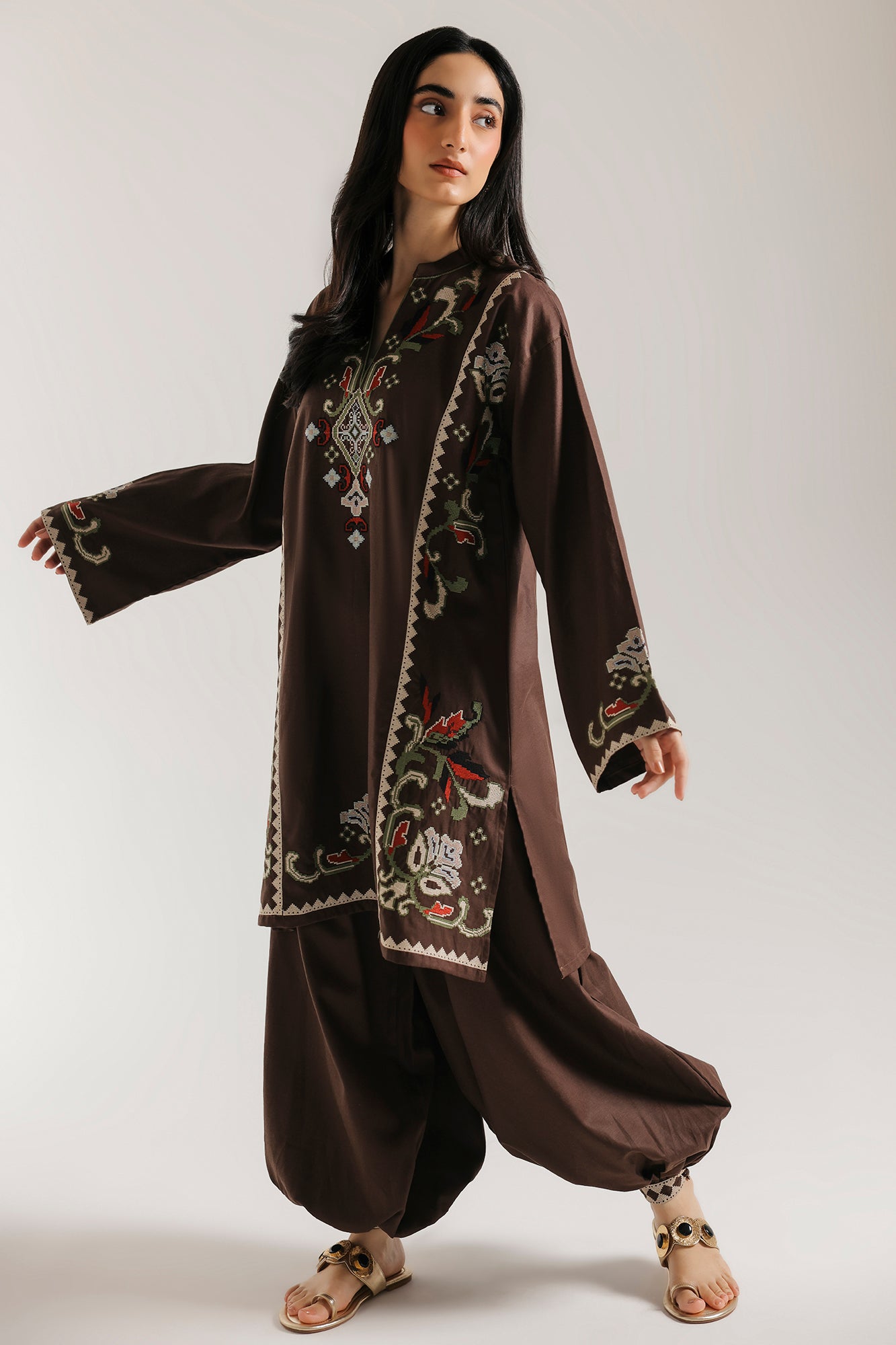 EMBROIDERED SUIT (E9362-102-317)