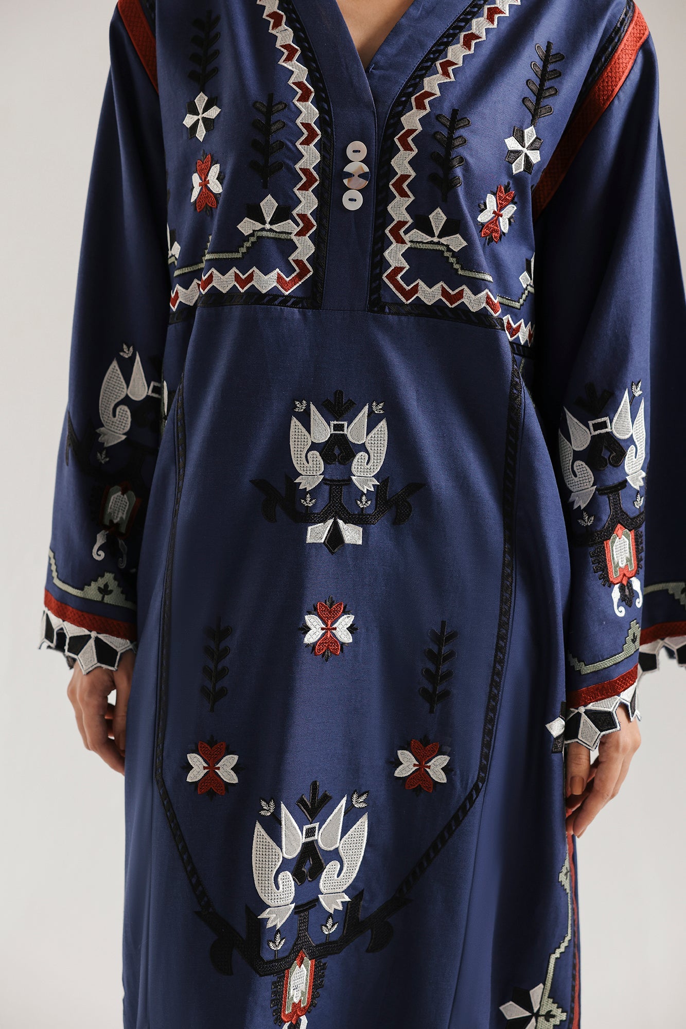 EMBROIDERED DRESS (E9363-102-504)
