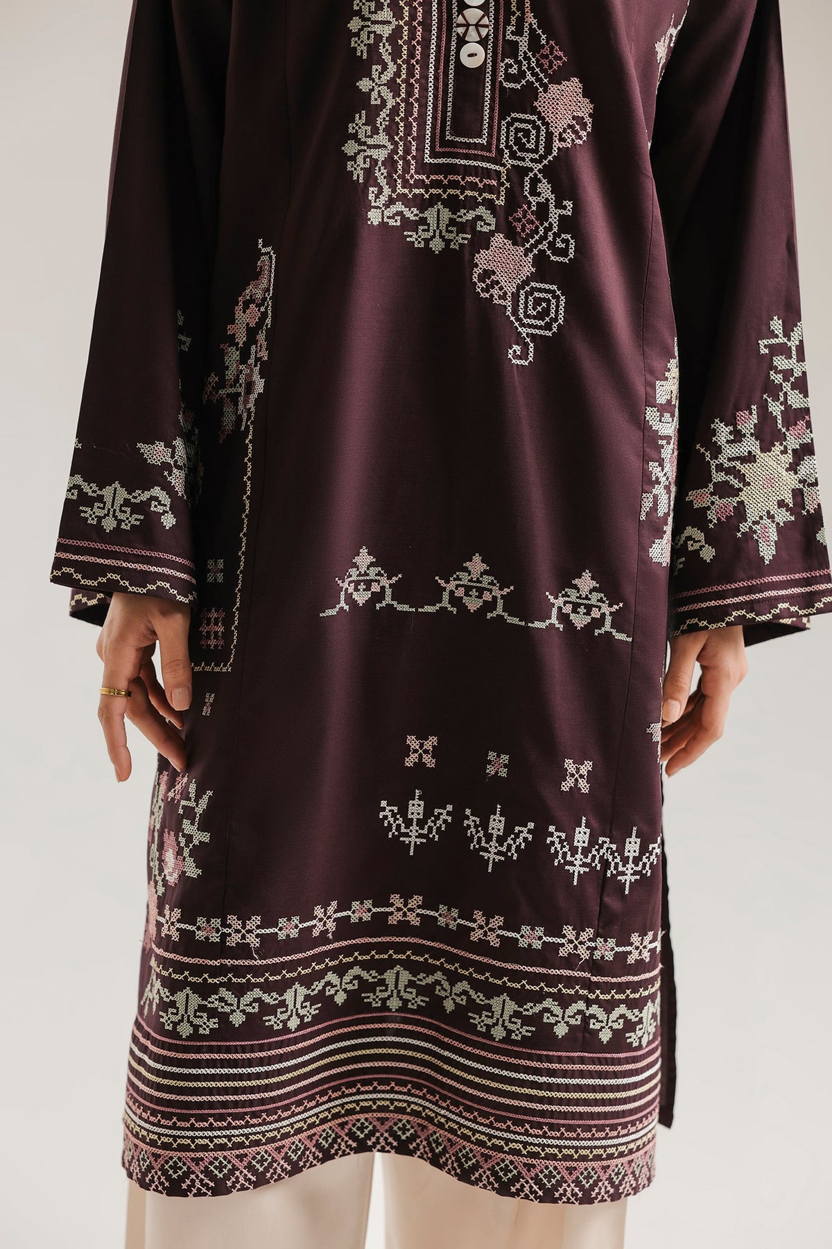 EMBROIDERED SUIT (E9367-102-518)