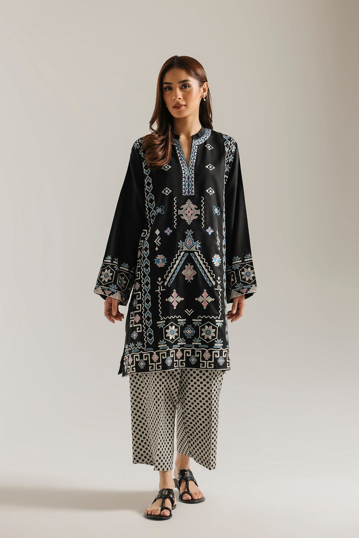 EMBROIDERED SUIT (E9370-102-902)