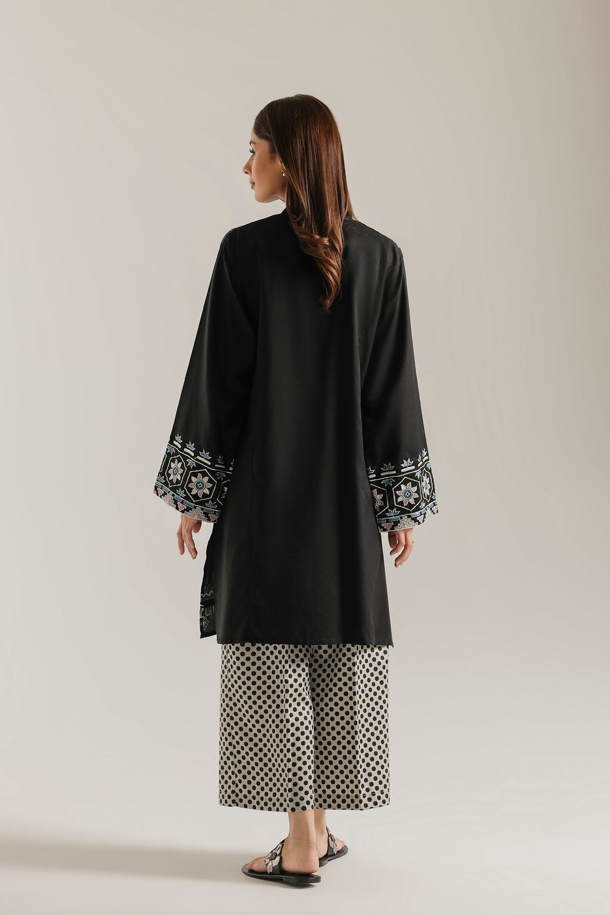 EMBROIDERED SUIT (E9370-102-902)