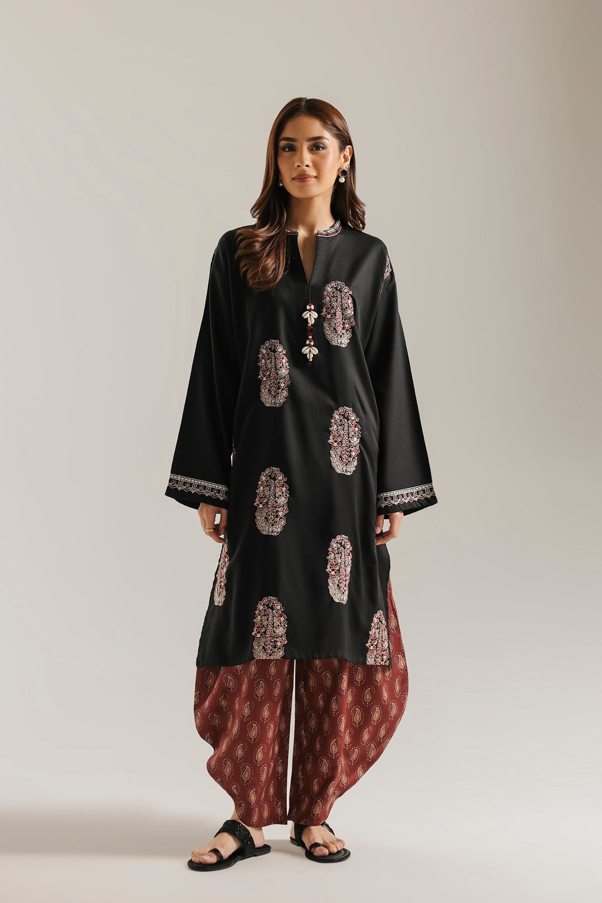 EMBROIDERED SUIT (E9371-102-902)