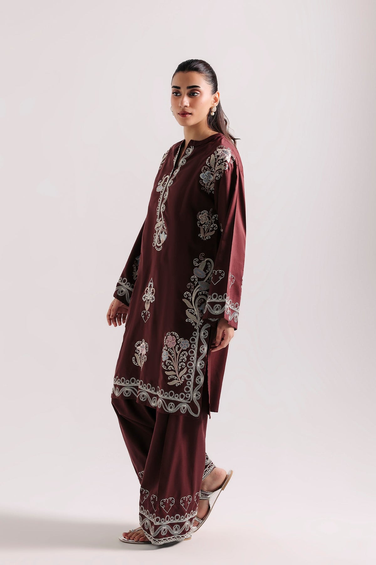 EMBROIDERED SUIT (E9374-102-319)