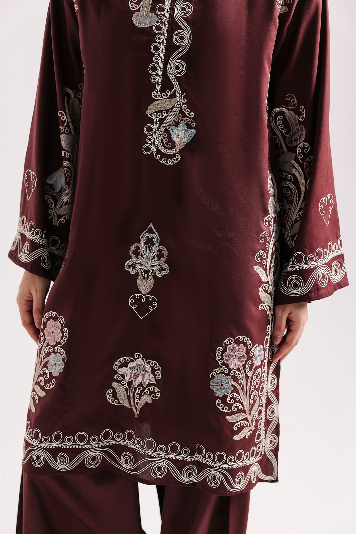 EMBROIDERED SUIT (E9374-102-319)