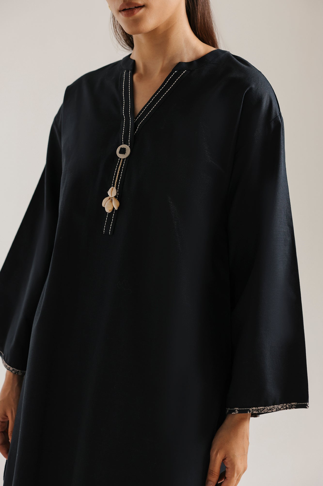 EMBROIDERED SUIT (E9375/102/902)