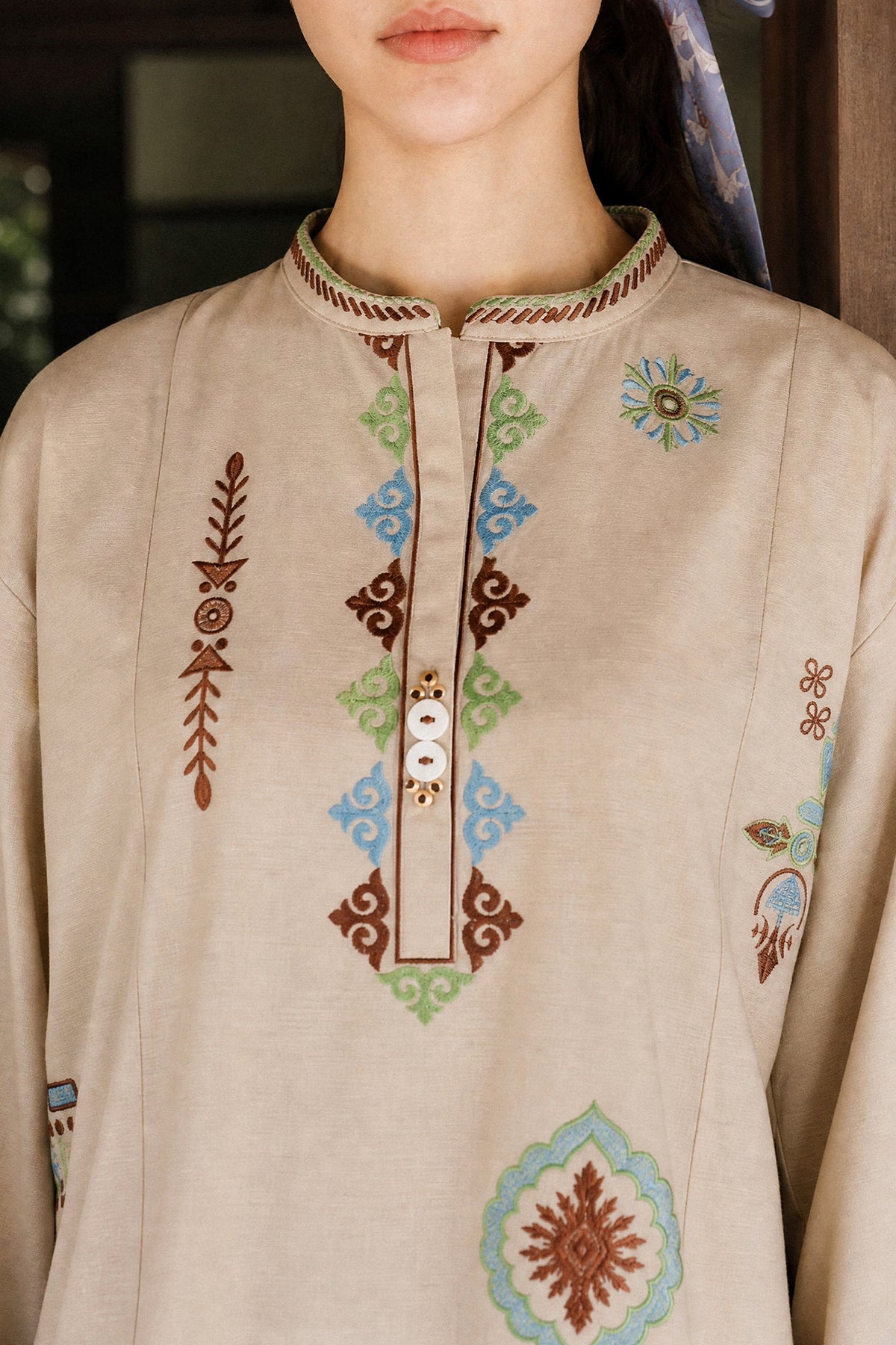 EMBROIDERED SUIT (E9379-102-002)