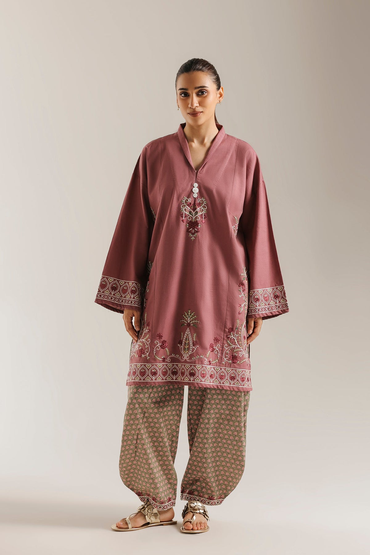 EMBROIDERED SUIT (E9382-102-527)