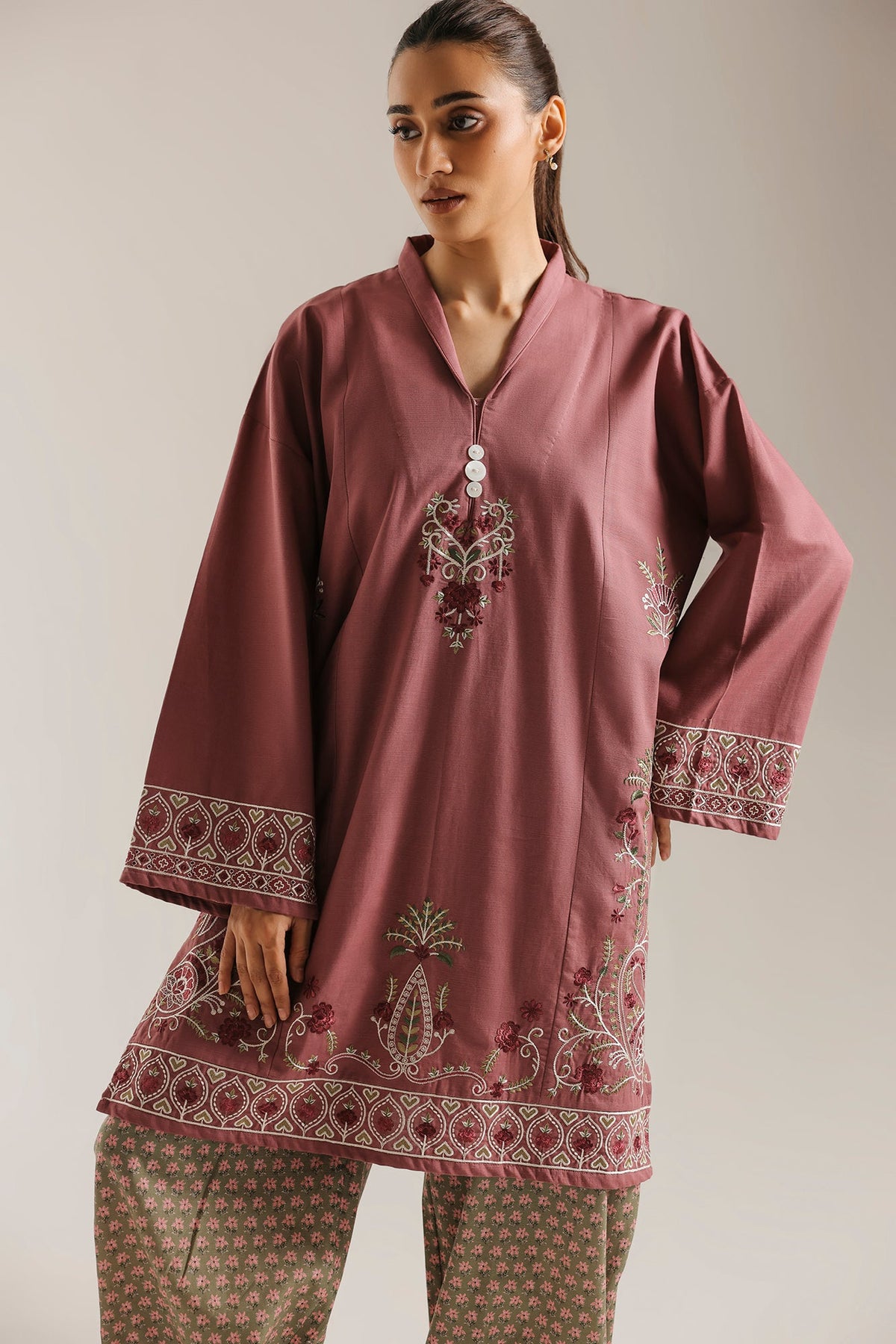EMBROIDERED SUIT (E9382-102-527)