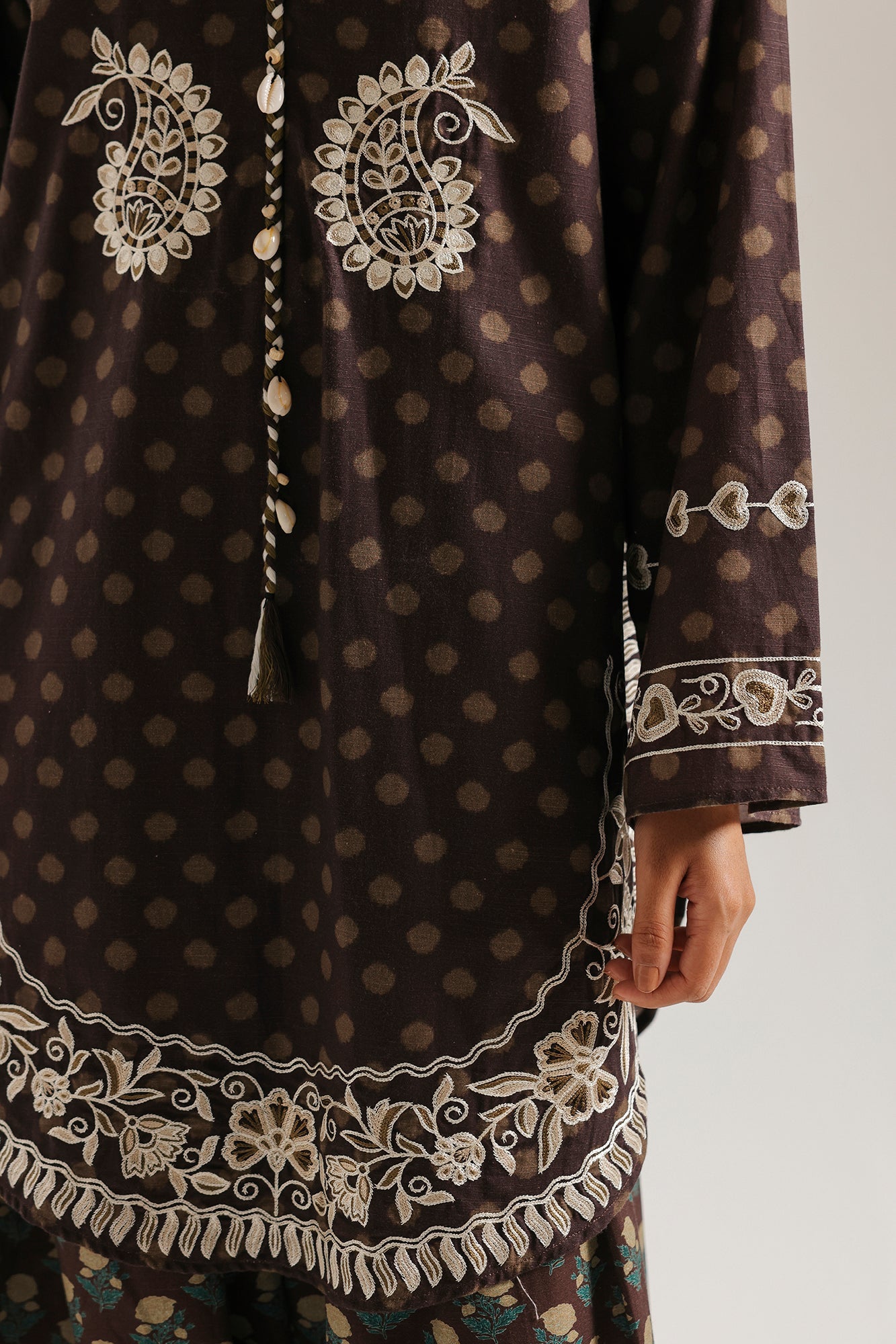 EMBROIDERED SUIT (E9384-102-802)