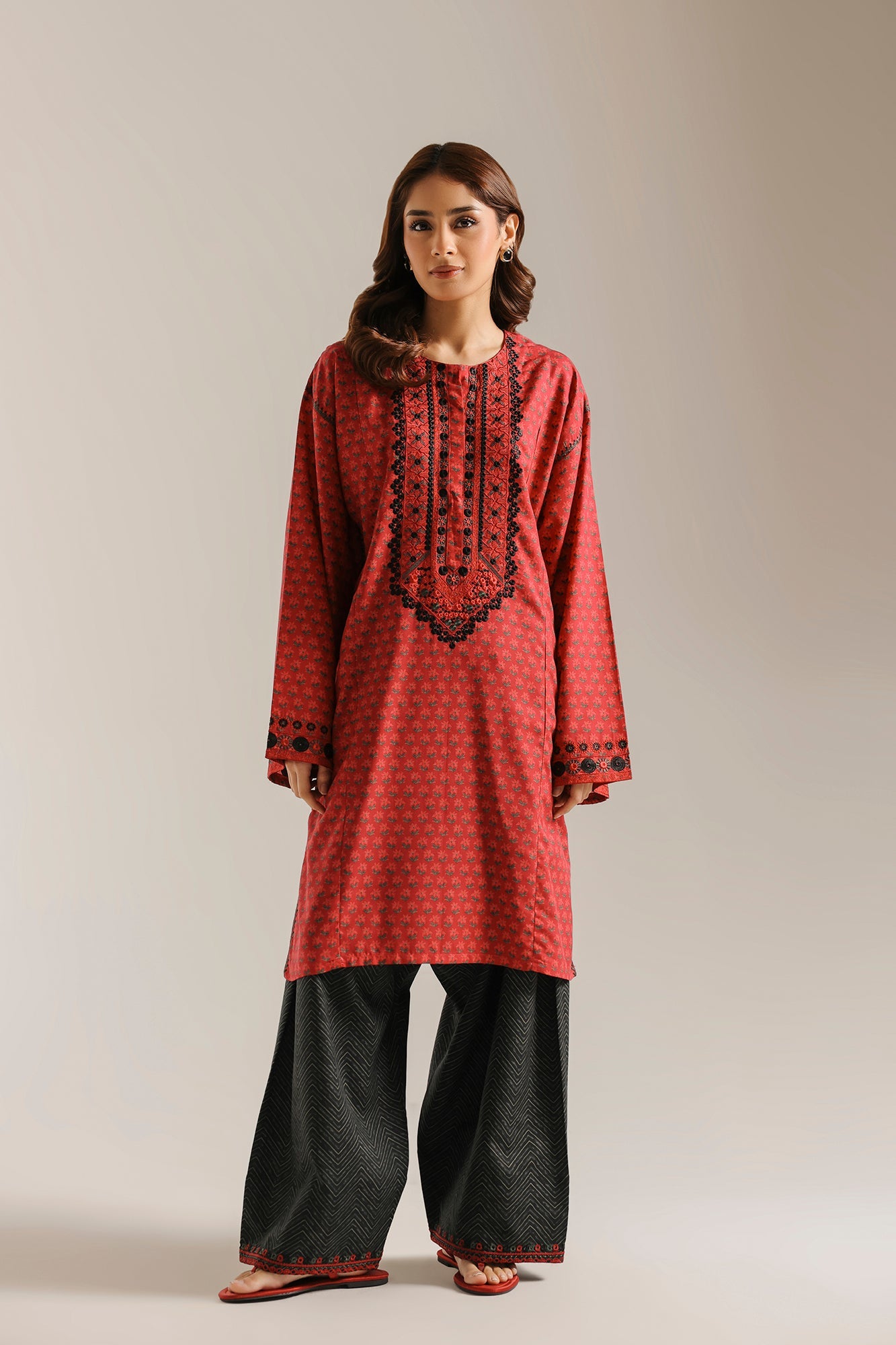 EMBROIDERED SUIT (E9390-102-406)