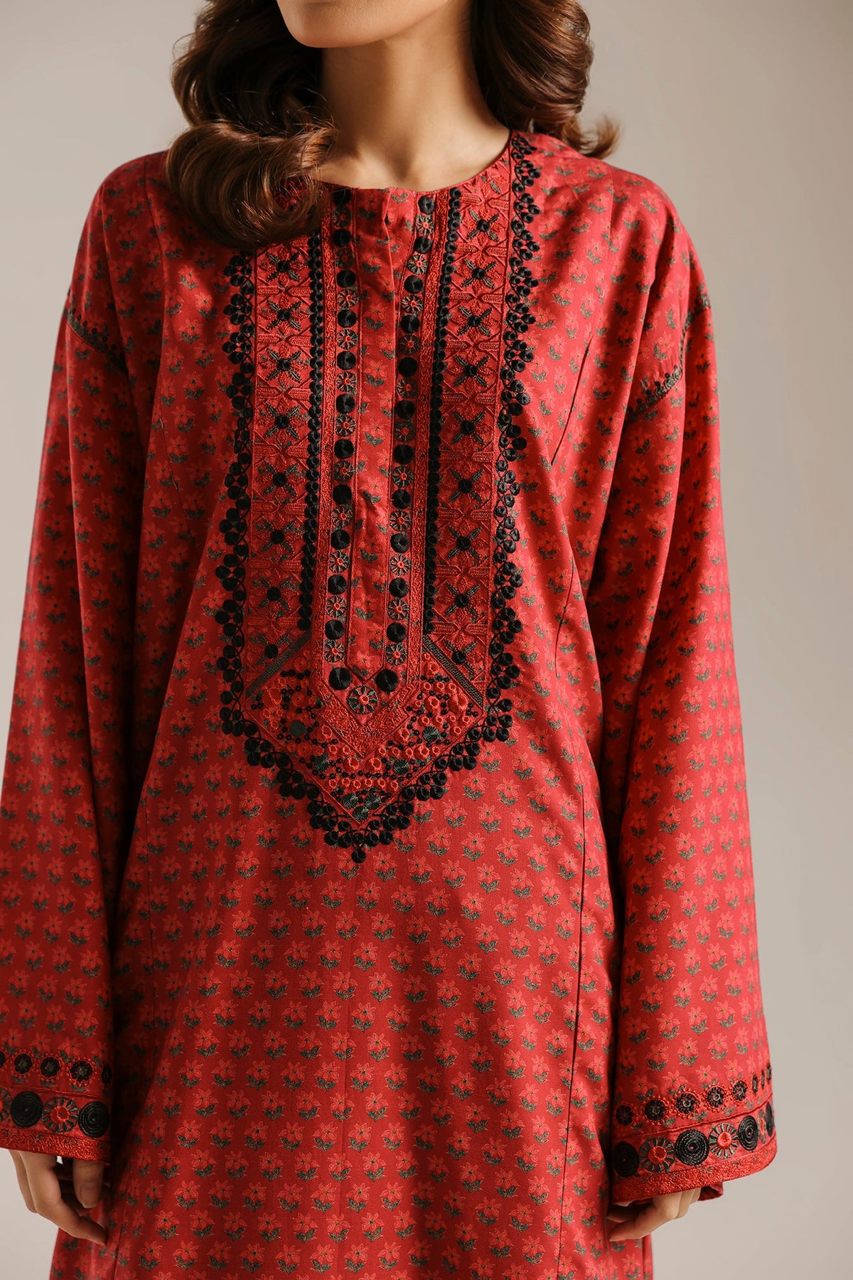 EMBROIDERED SUIT (E9390-102-406)
