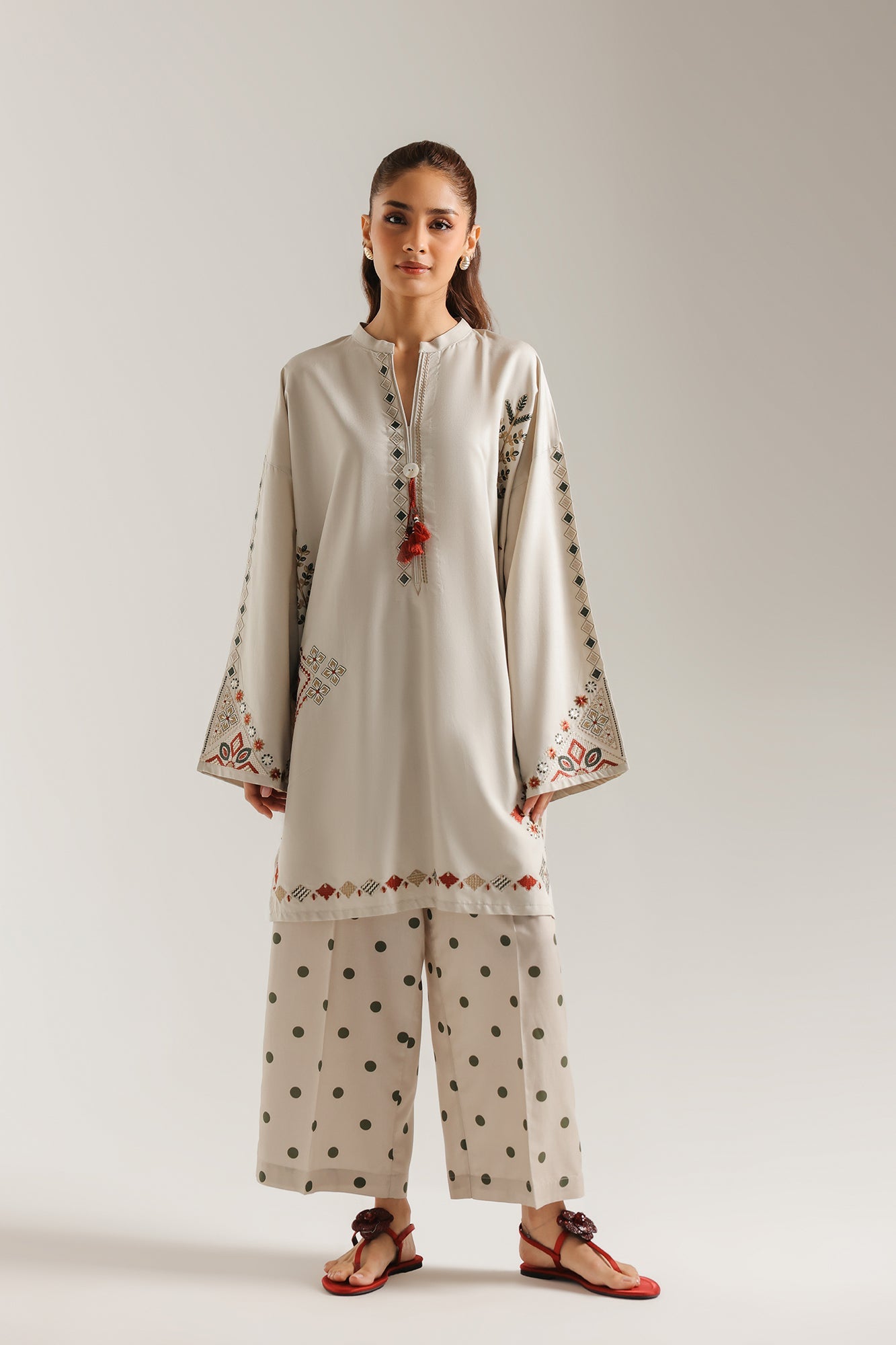 EMBROIDERED SUIT (E9391-102-006)