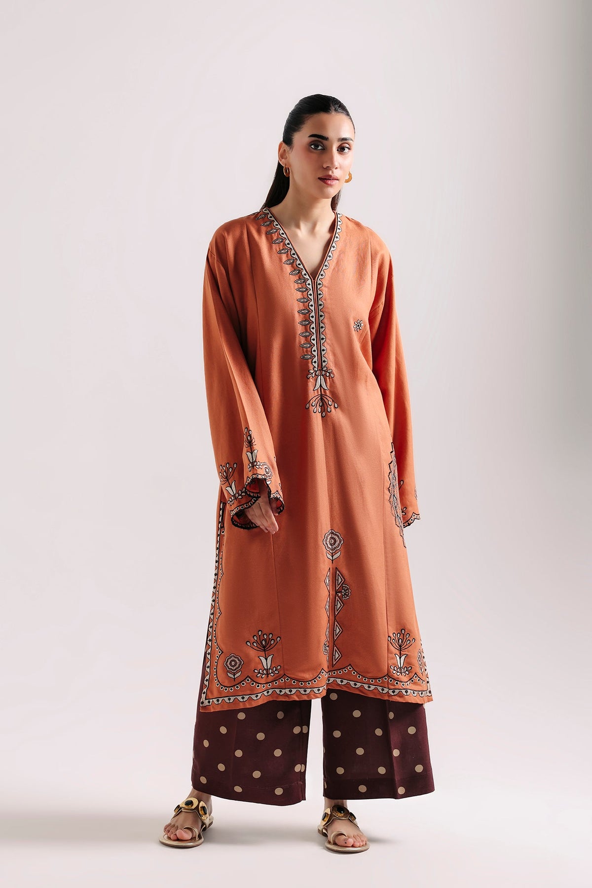EMBROIDERED SUIT (E9396-102-213)