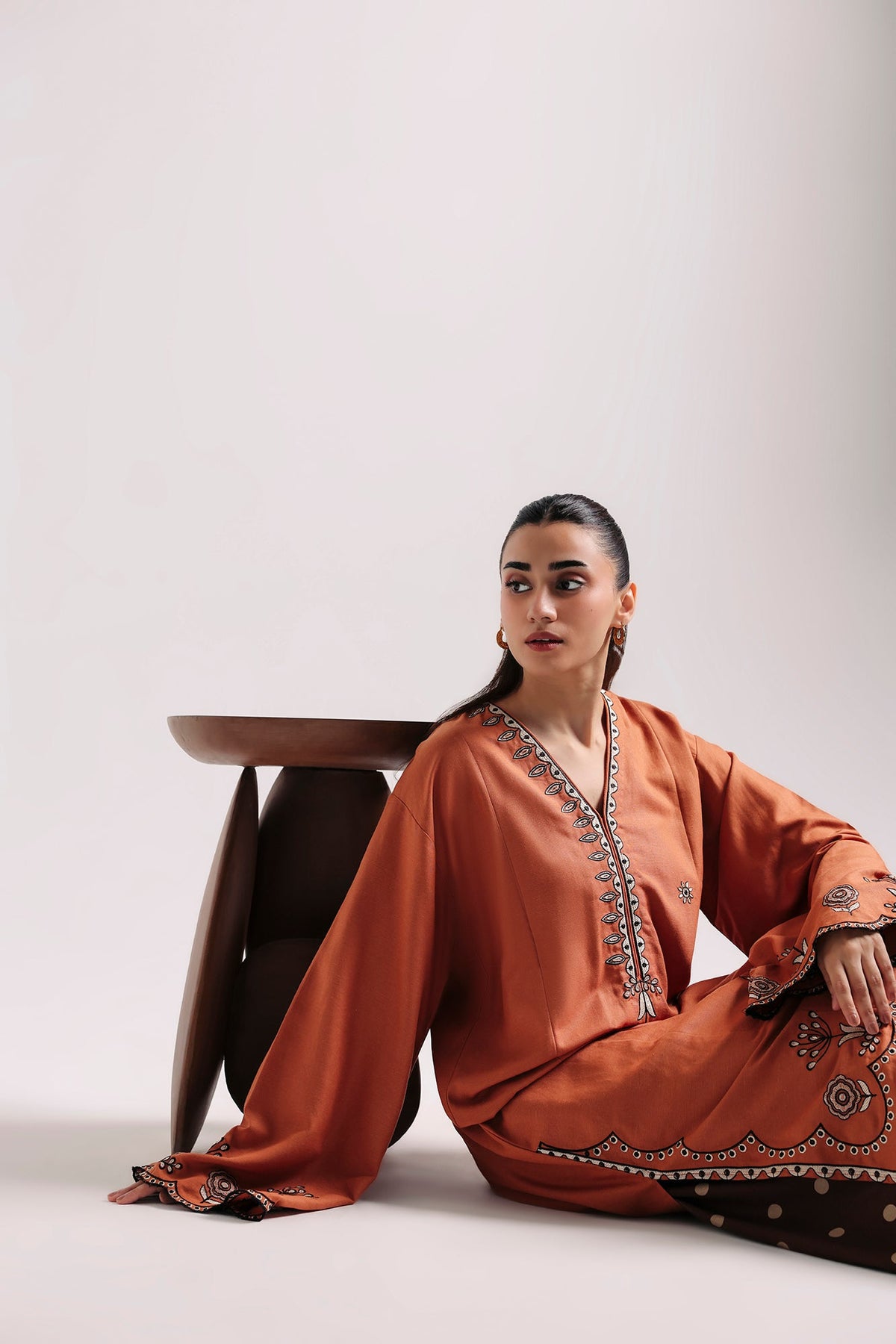 EMBROIDERED SUIT (E9396-102-213)