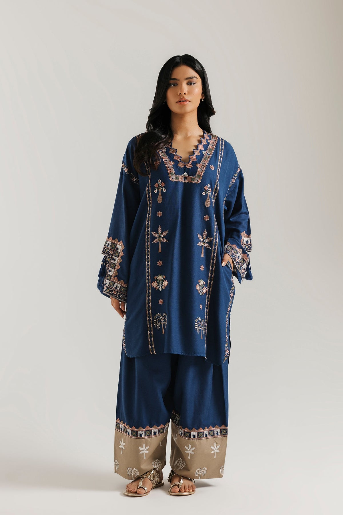 EMBROIDERED SUIT (E9397-102-622)