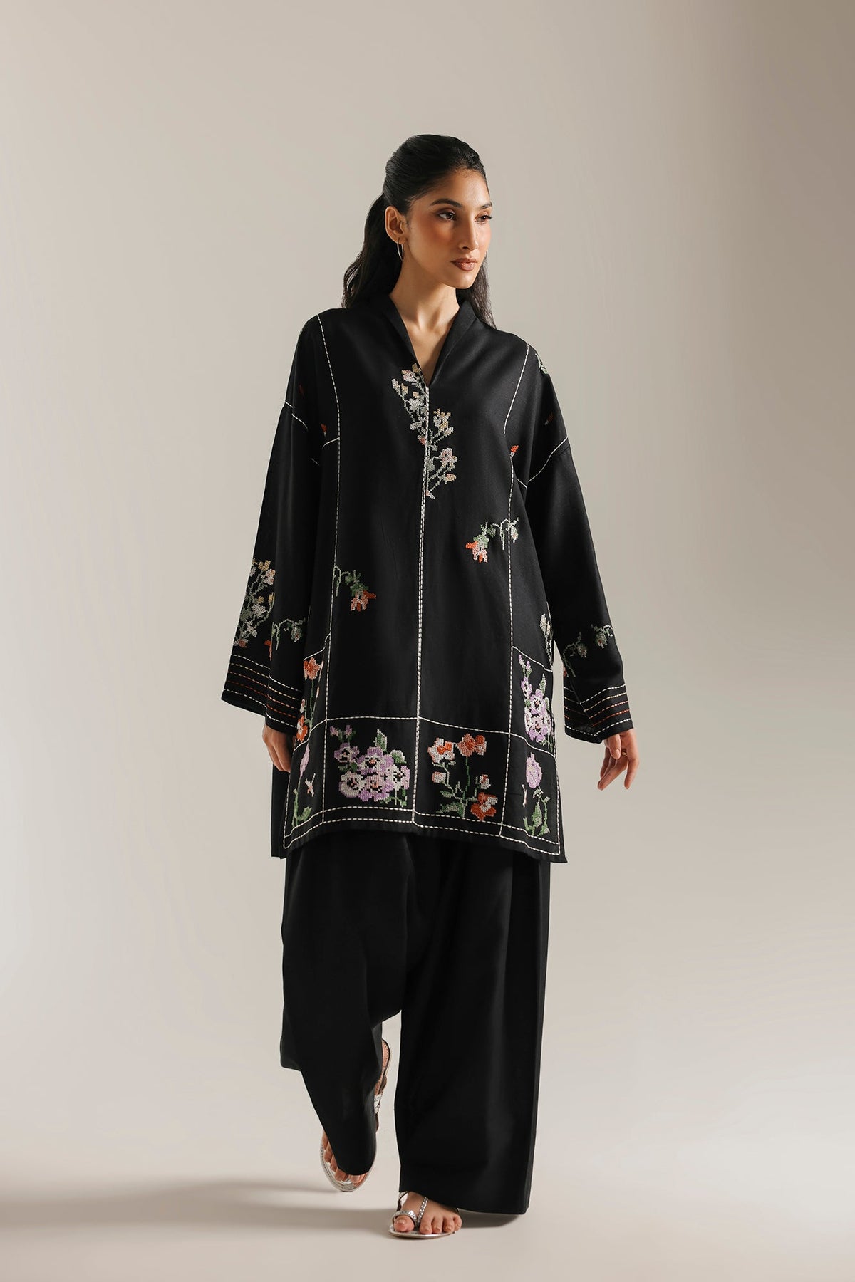 EMBROIDERED SUIT (E9399-102-902)