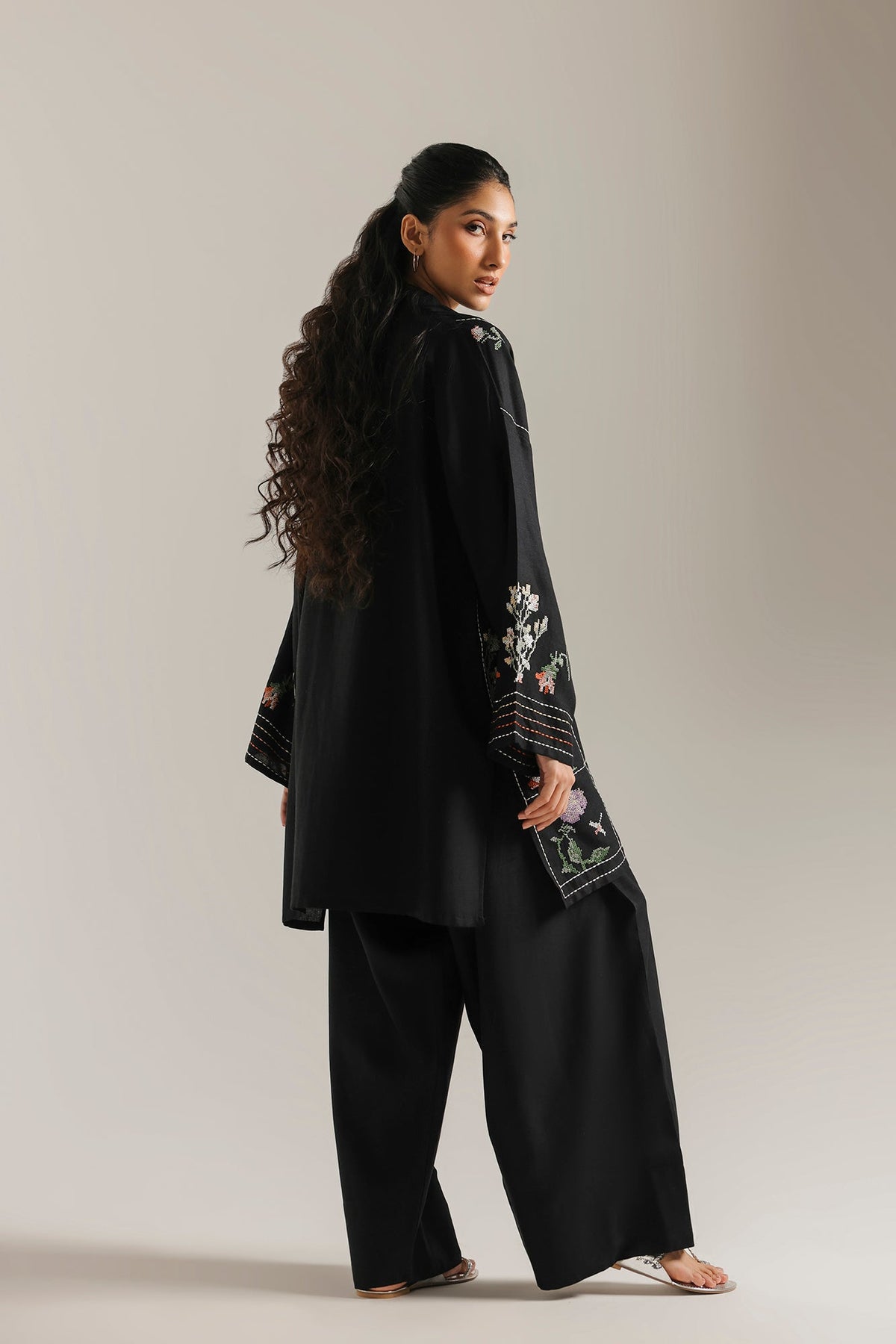 EMBROIDERED SUIT (E9399-102-902)