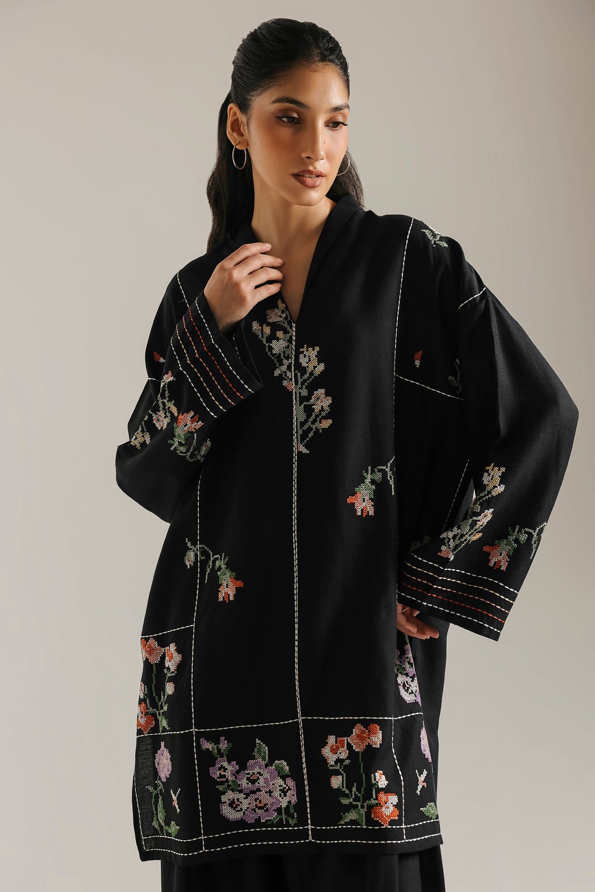EMBROIDERED SUIT (E9399-102-902)