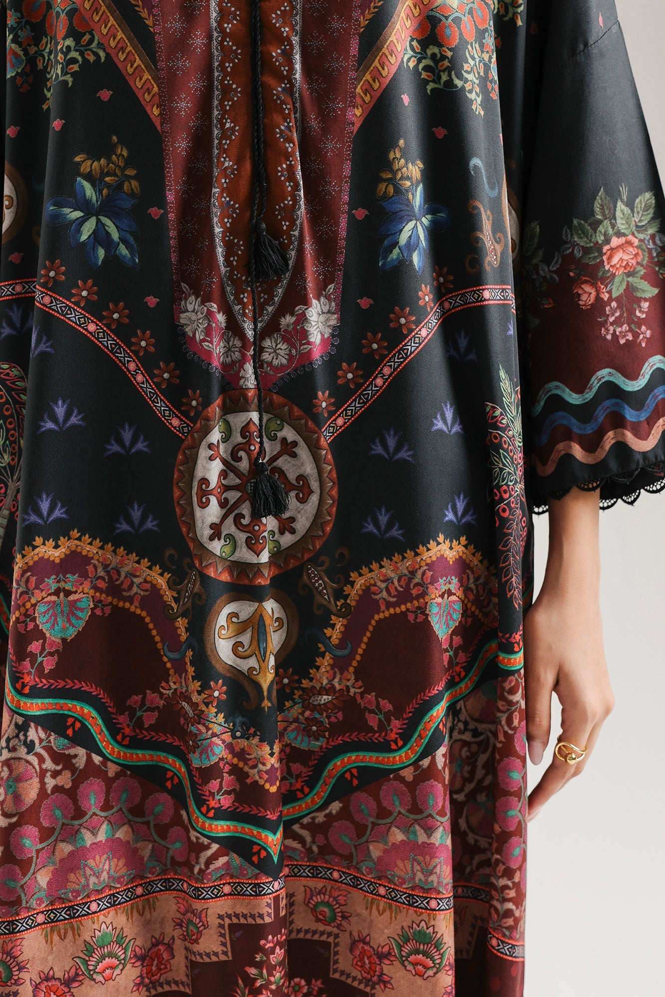 EMBROIDERED KAFTAN (E9403-102-902)
