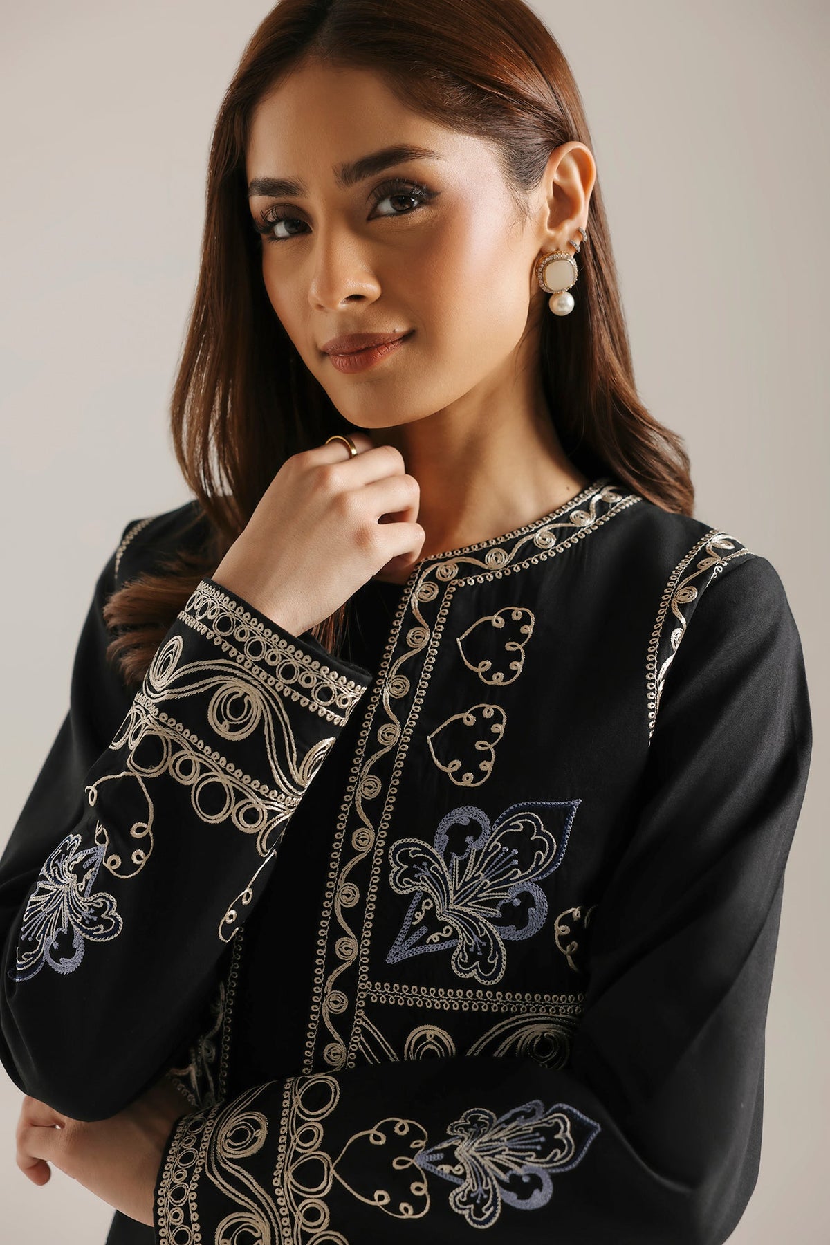 EMBROIDERED SUIT (E9414-102-902)
