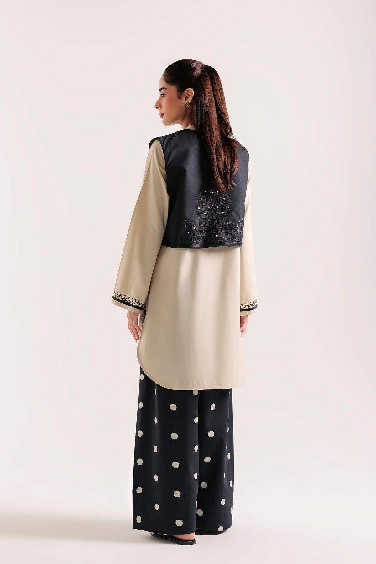 EMBROIDERED SUIT (E9417-102-004)