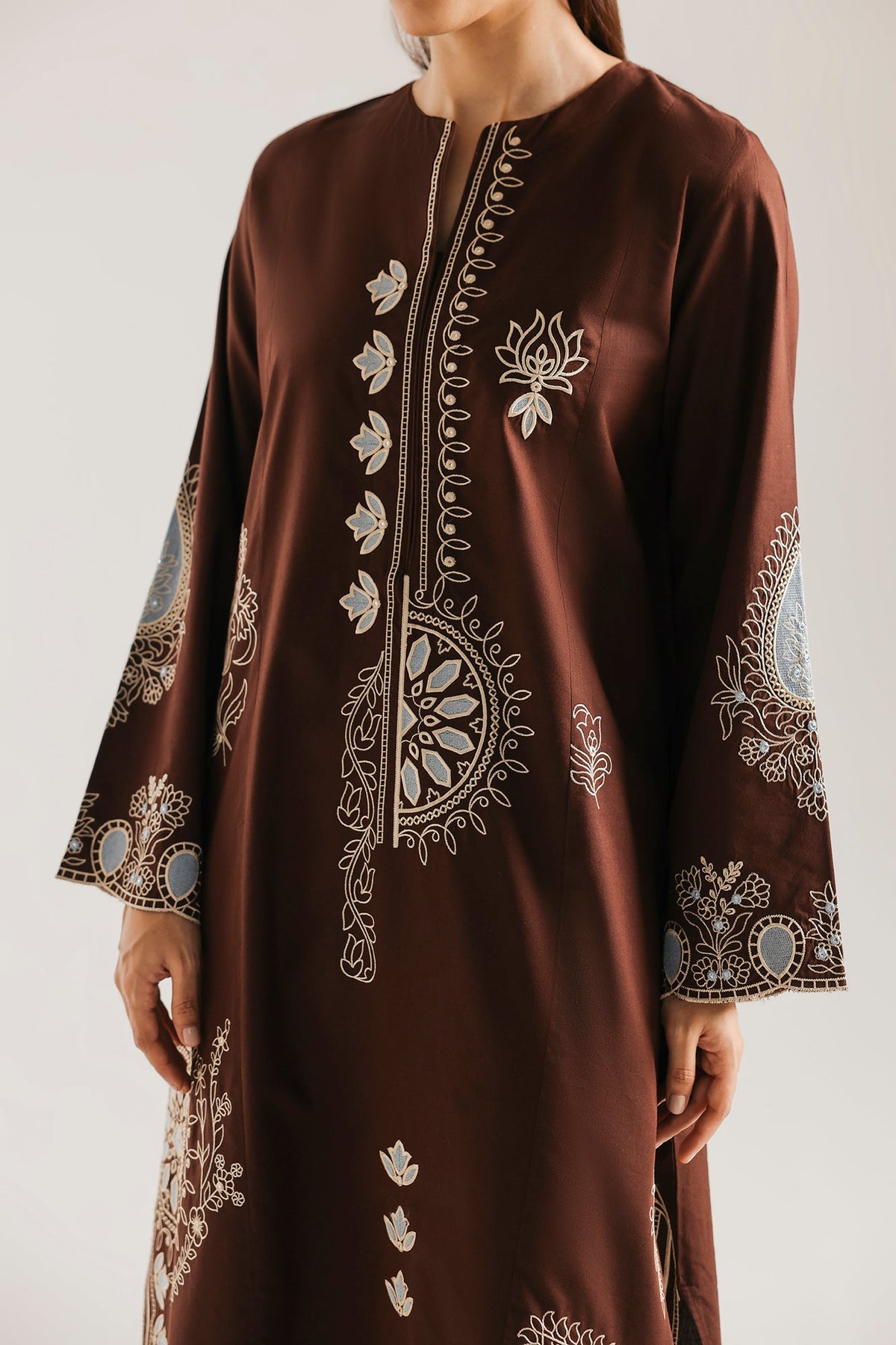 EMBROIDERED DRESS (E9419-102-303)