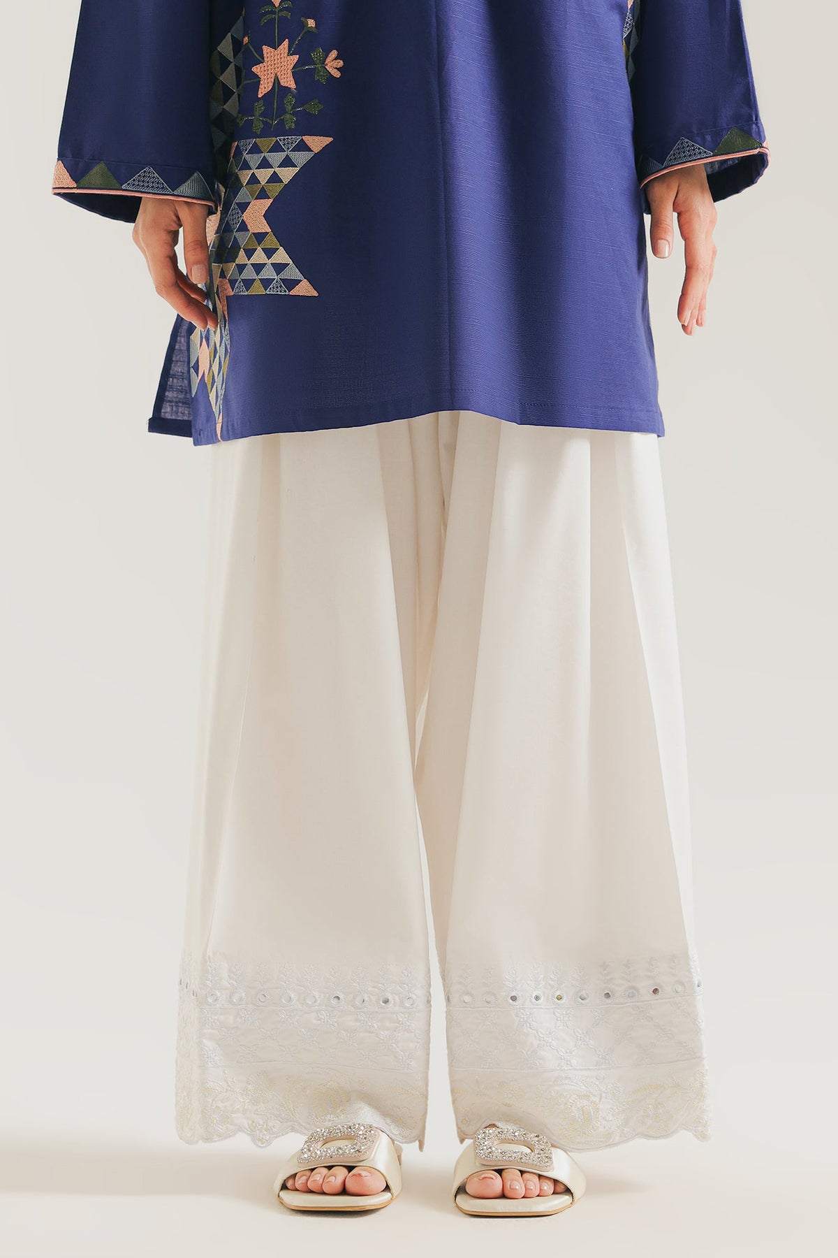 FARSHI SHALWAR (E9427-102-001)