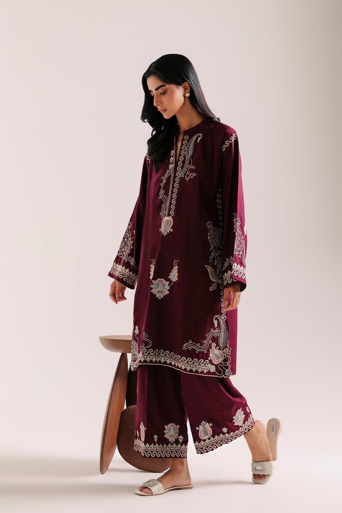 EMBROIDERED SUIT (E9438-102-403)