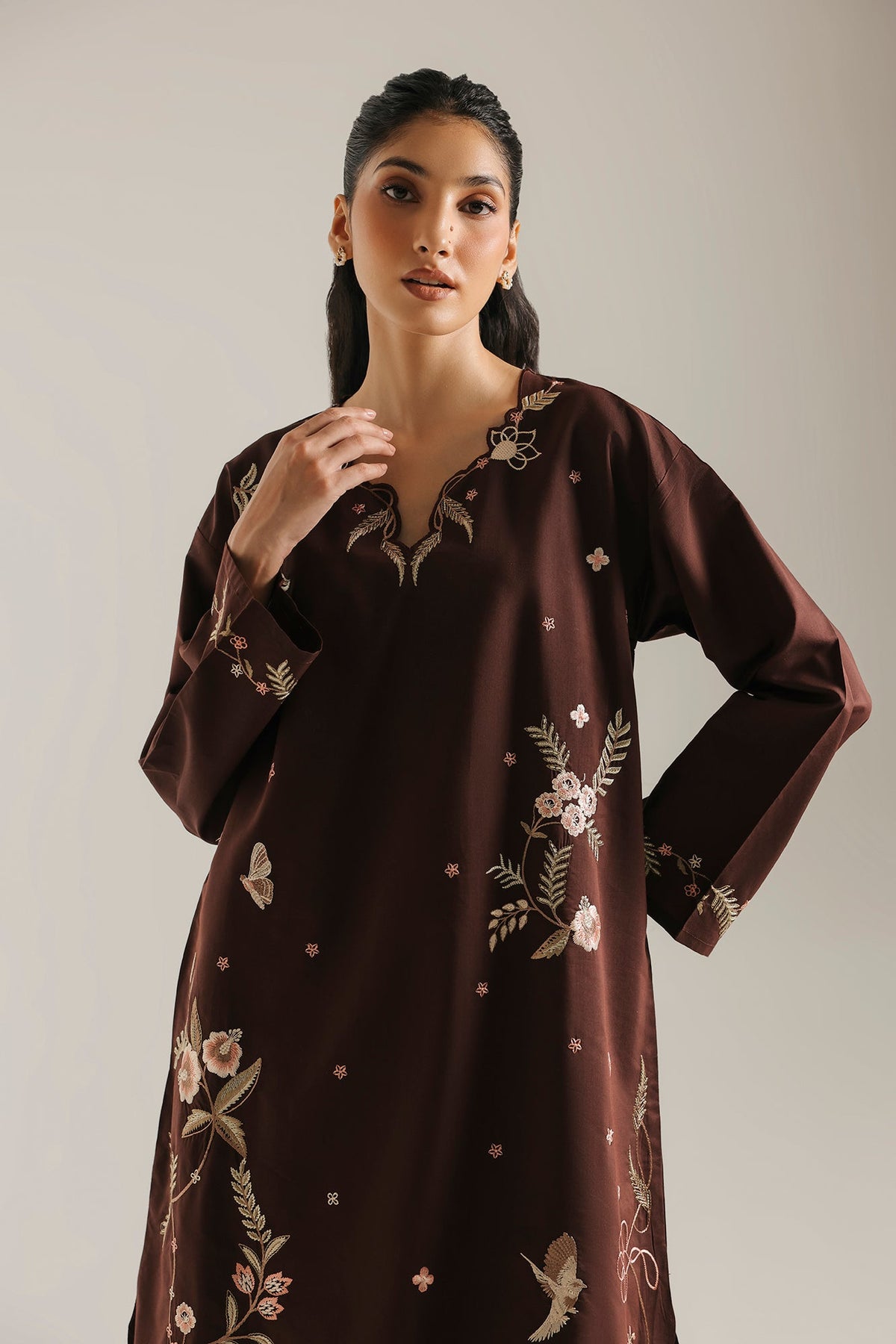 EMBROIDERED SUIT (E9442-102-801)