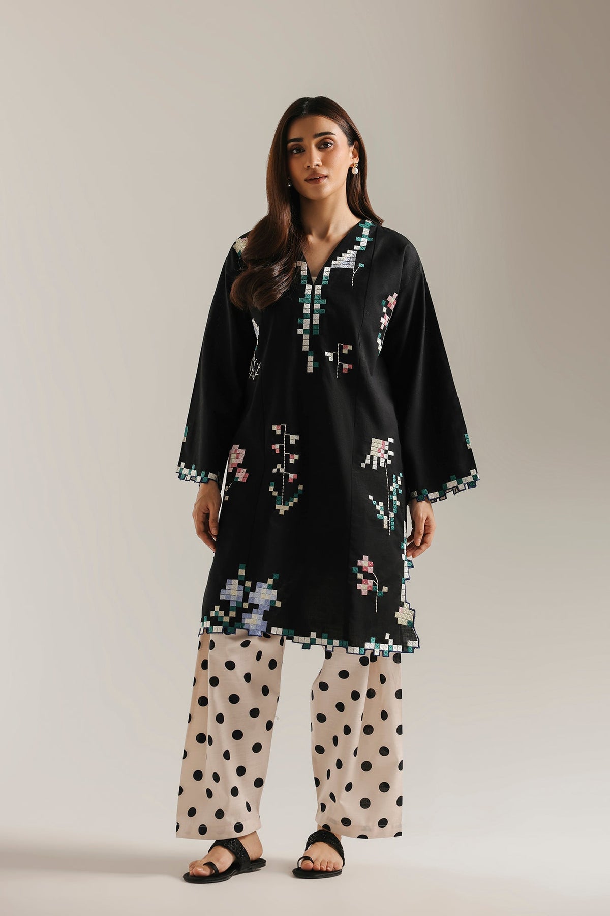 EMBROIDERED SUIT (E9450-102-902)