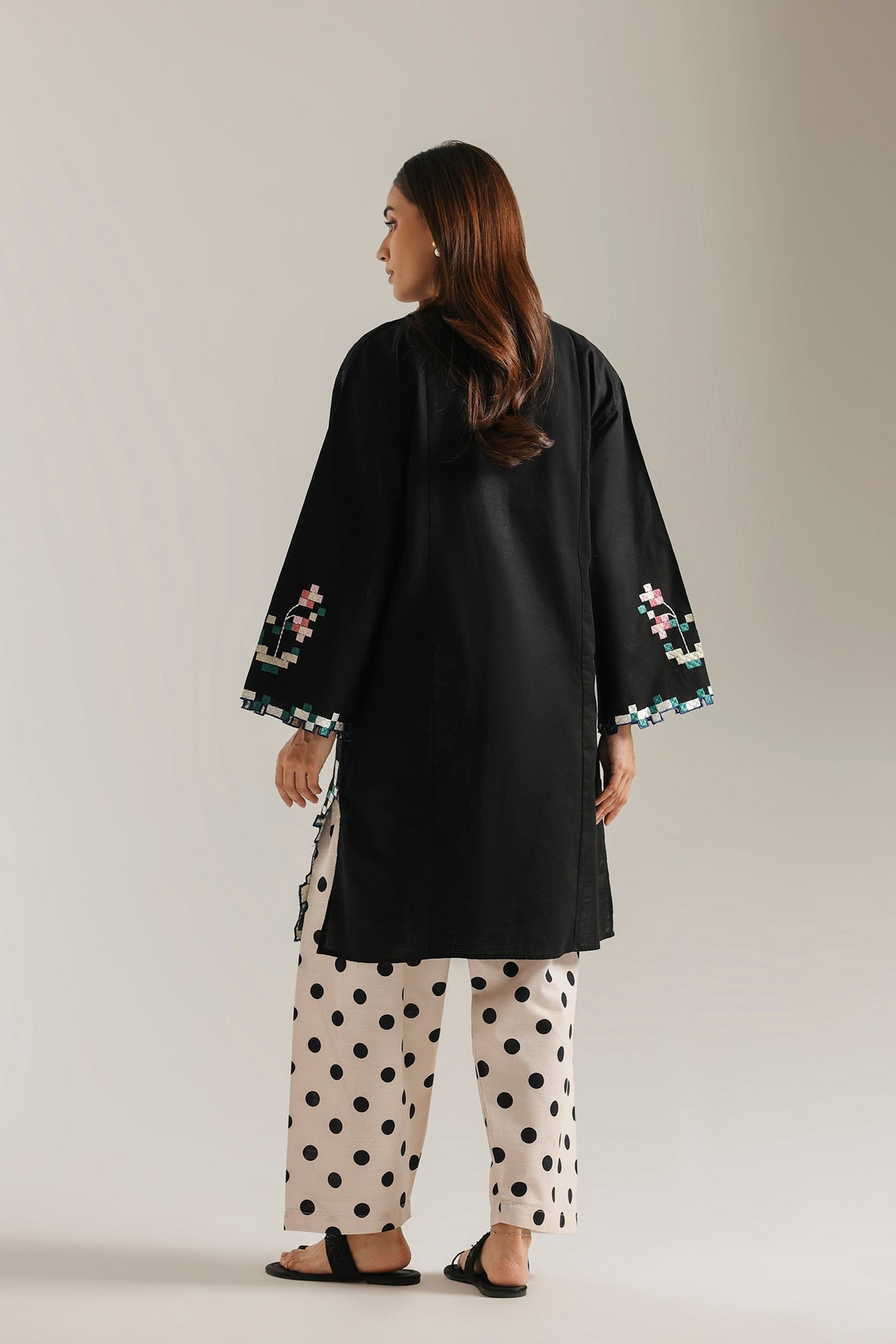 EMBROIDERED SUIT (E9450-102-902)