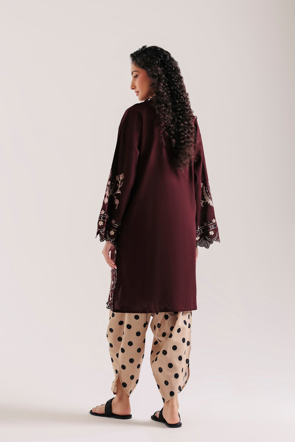 EMBROIDERED SUIT (E9483-102-302)