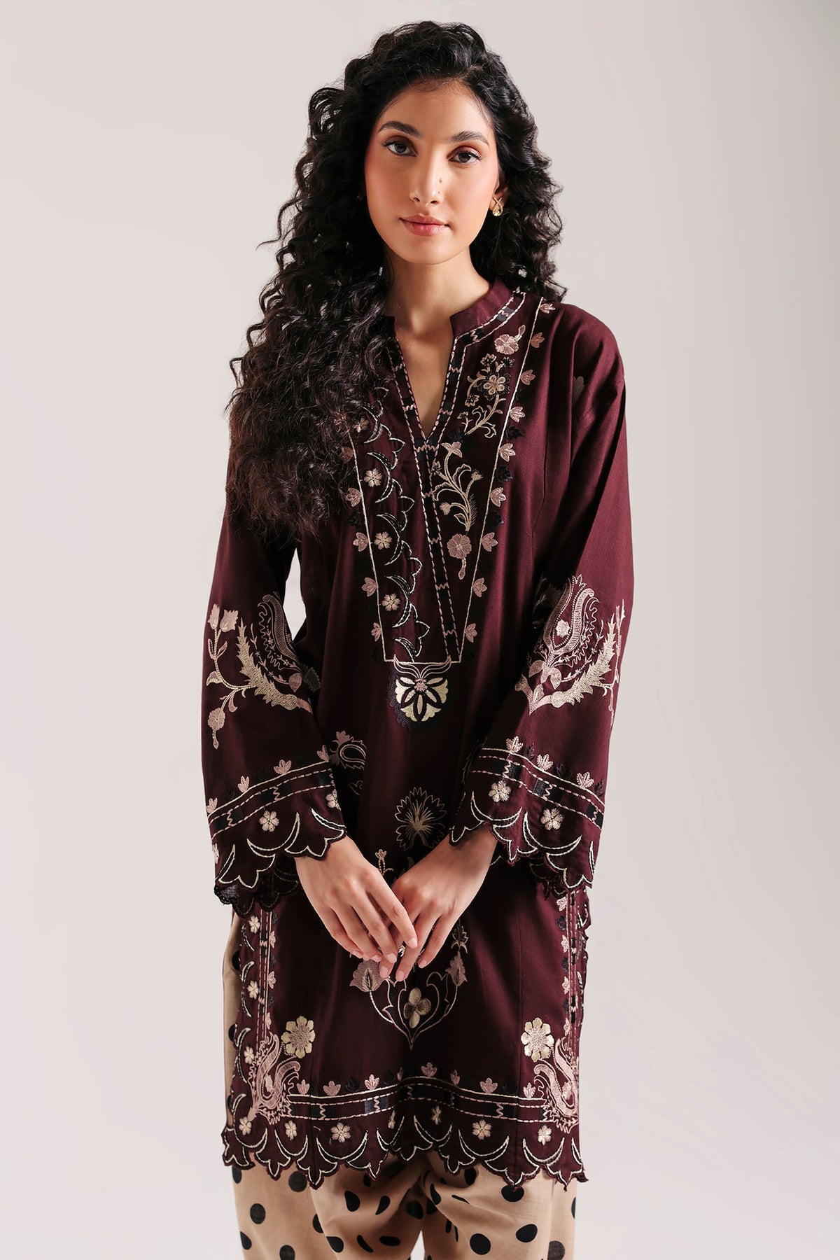 EMBROIDERED SUIT (E9483-102-302)
