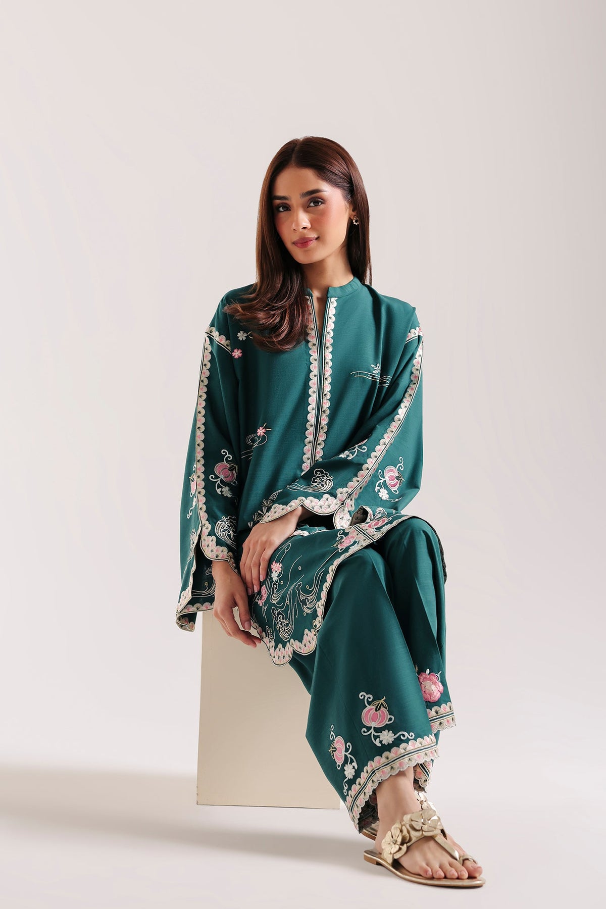 EMBROIDERED SUIT (E9496-102-602)