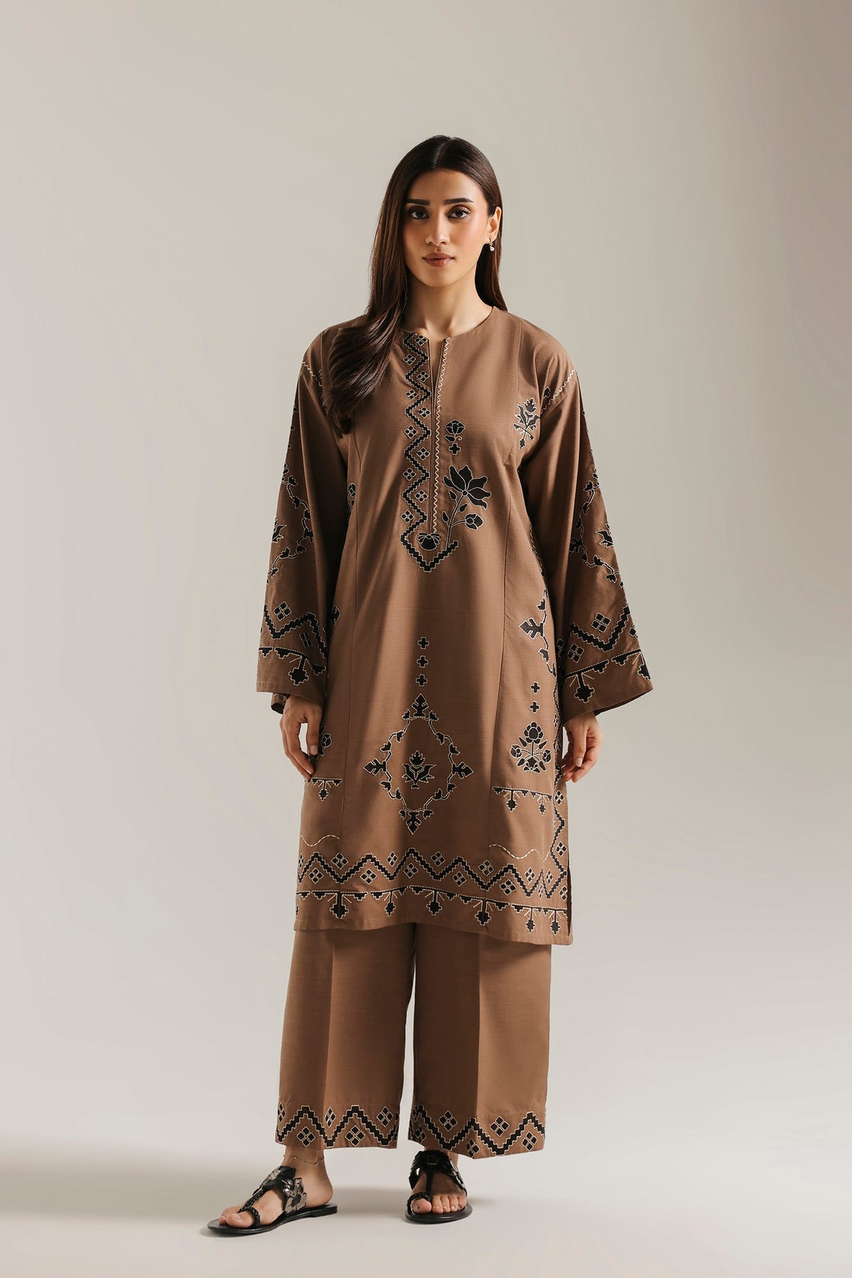 EMBROIDERED SUIT (E9497-102-803)