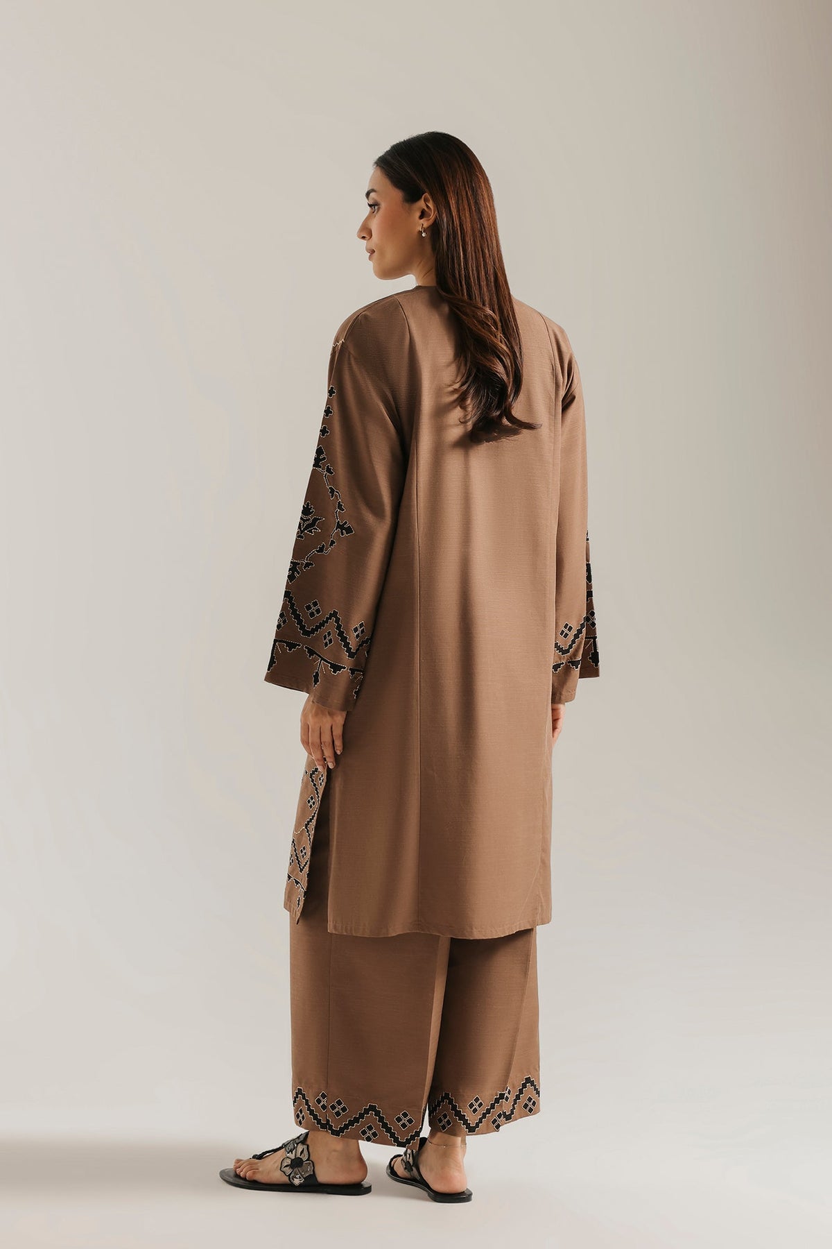 EMBROIDERED SUIT (E9497-102-803)