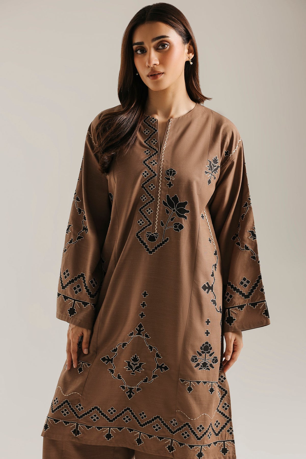 EMBROIDERED SUIT (E9497-102-803)