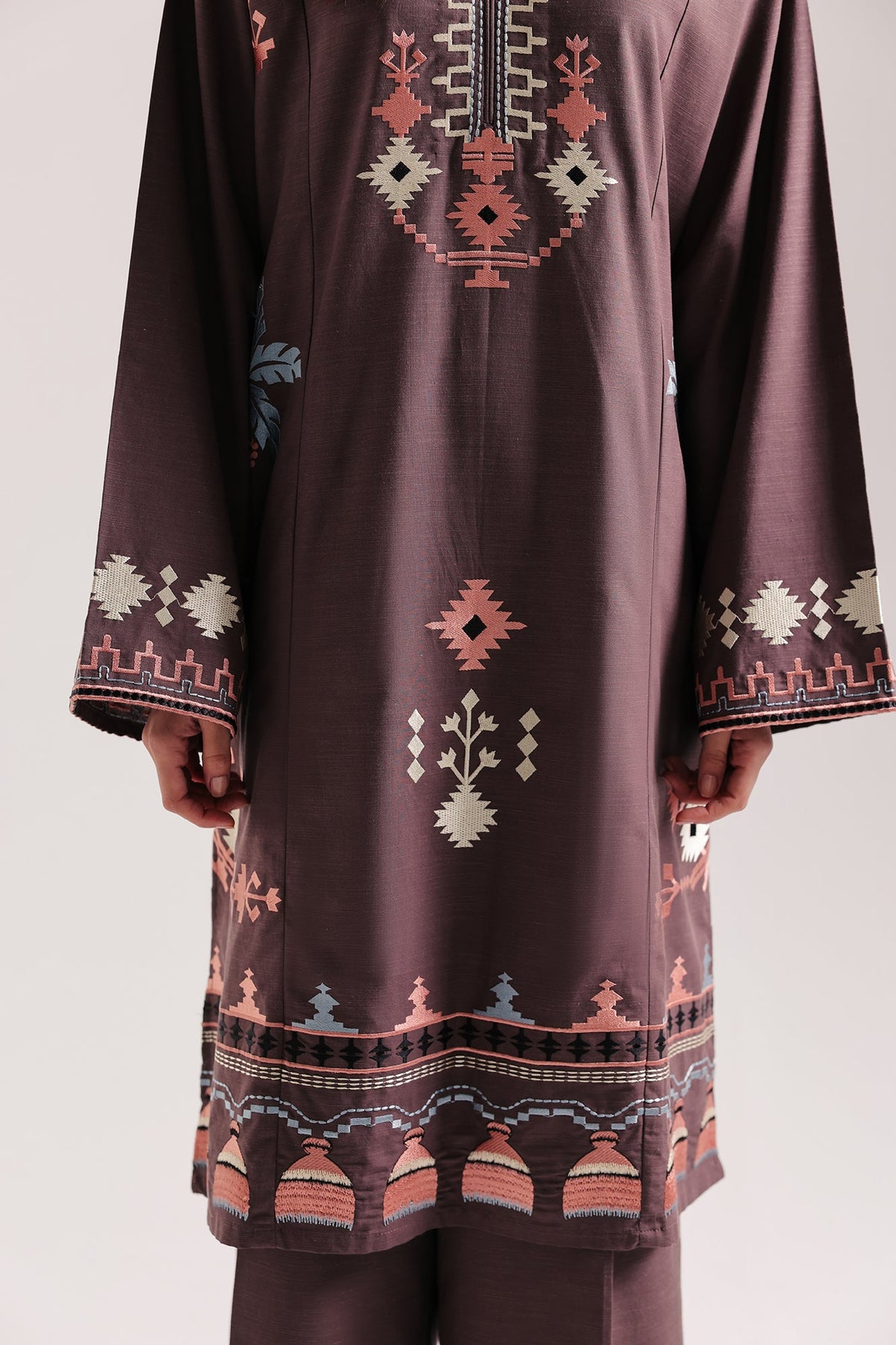 EMBROIDERED SUIT (E9498-102-816)