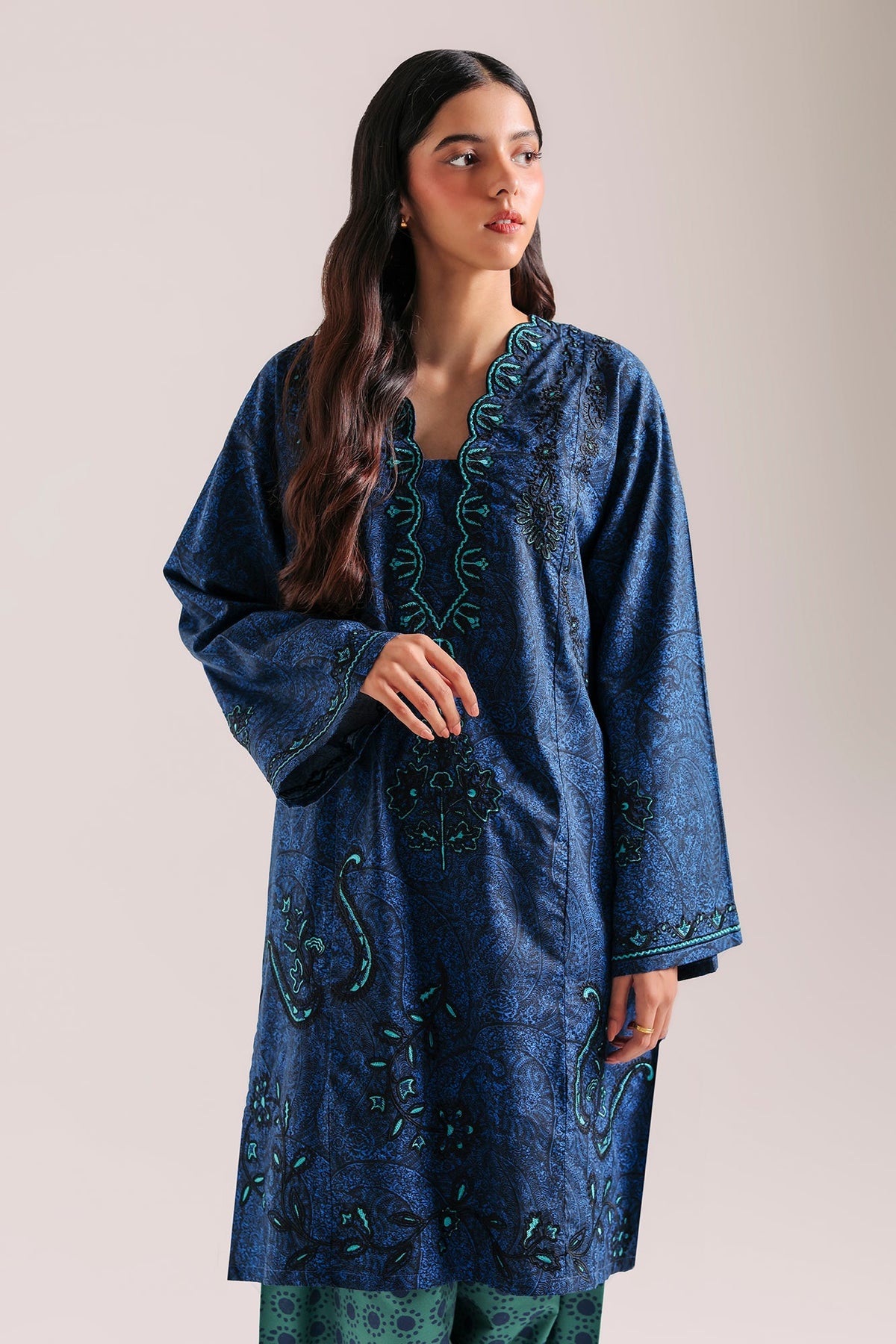 EMBROIDERED SUIT (E9507-102-902)