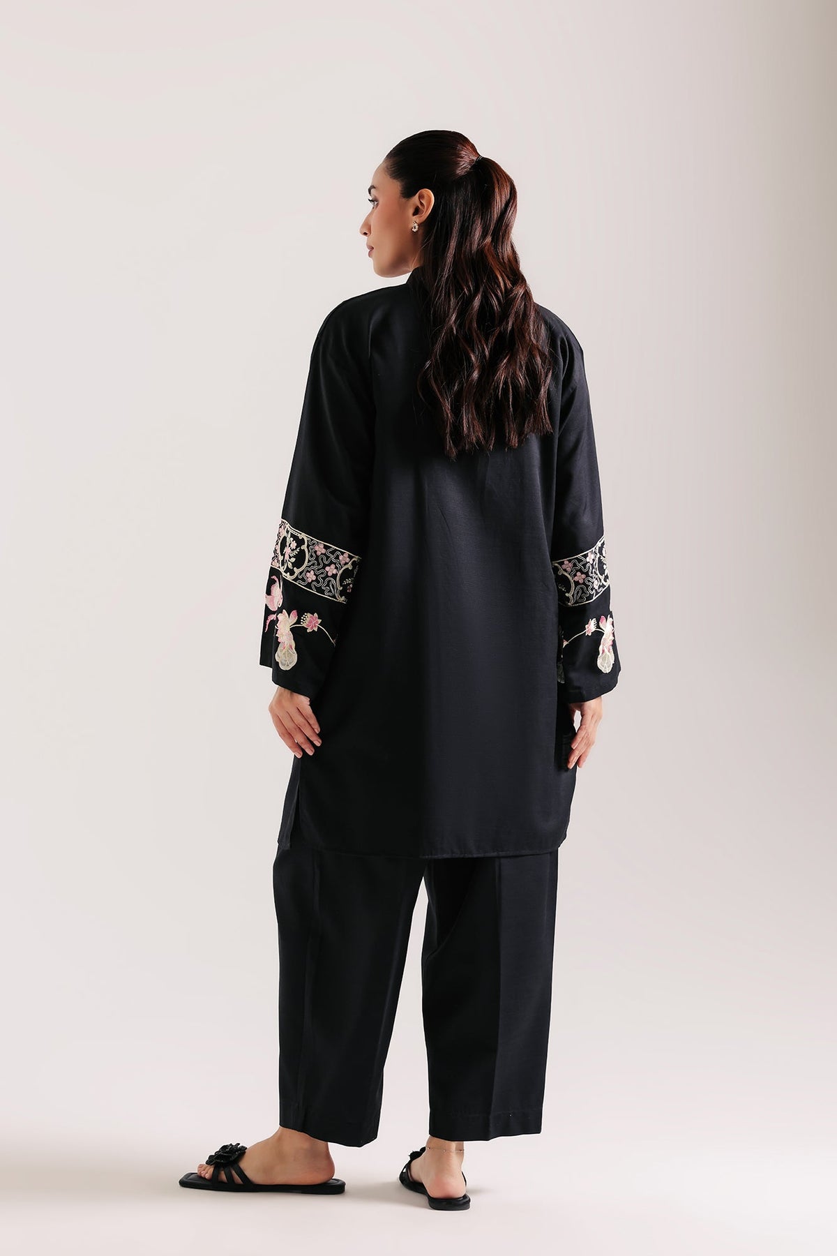EMBROIDERED SUIT (E9515-102-902)
