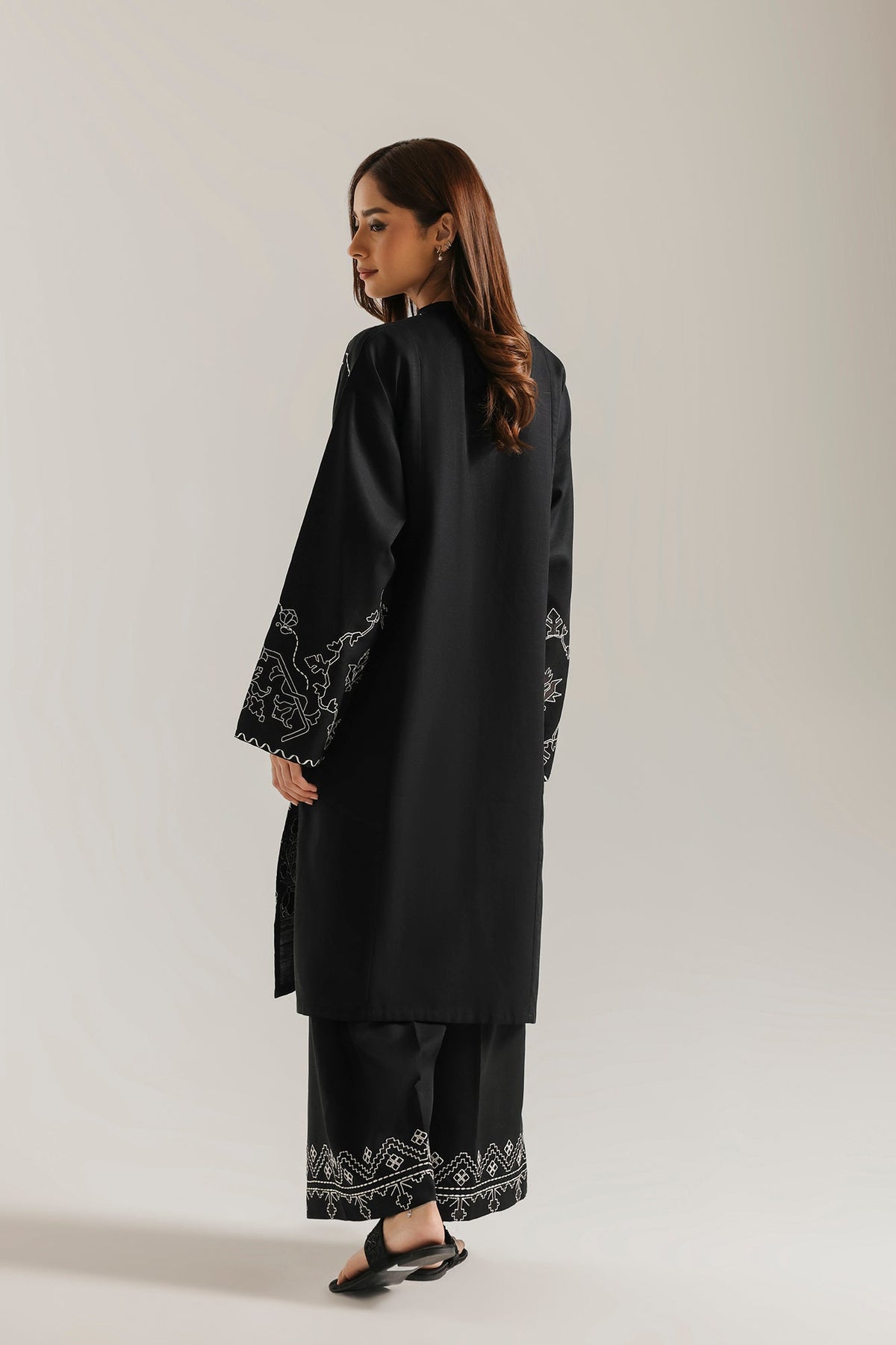 EMBROIDERED SUIT (E9516-102-902)
