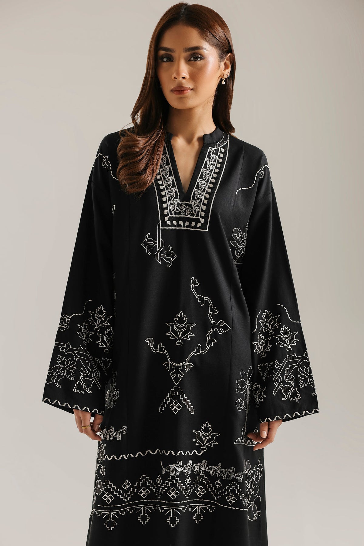 EMBROIDERED SUIT (E9516-102-902)