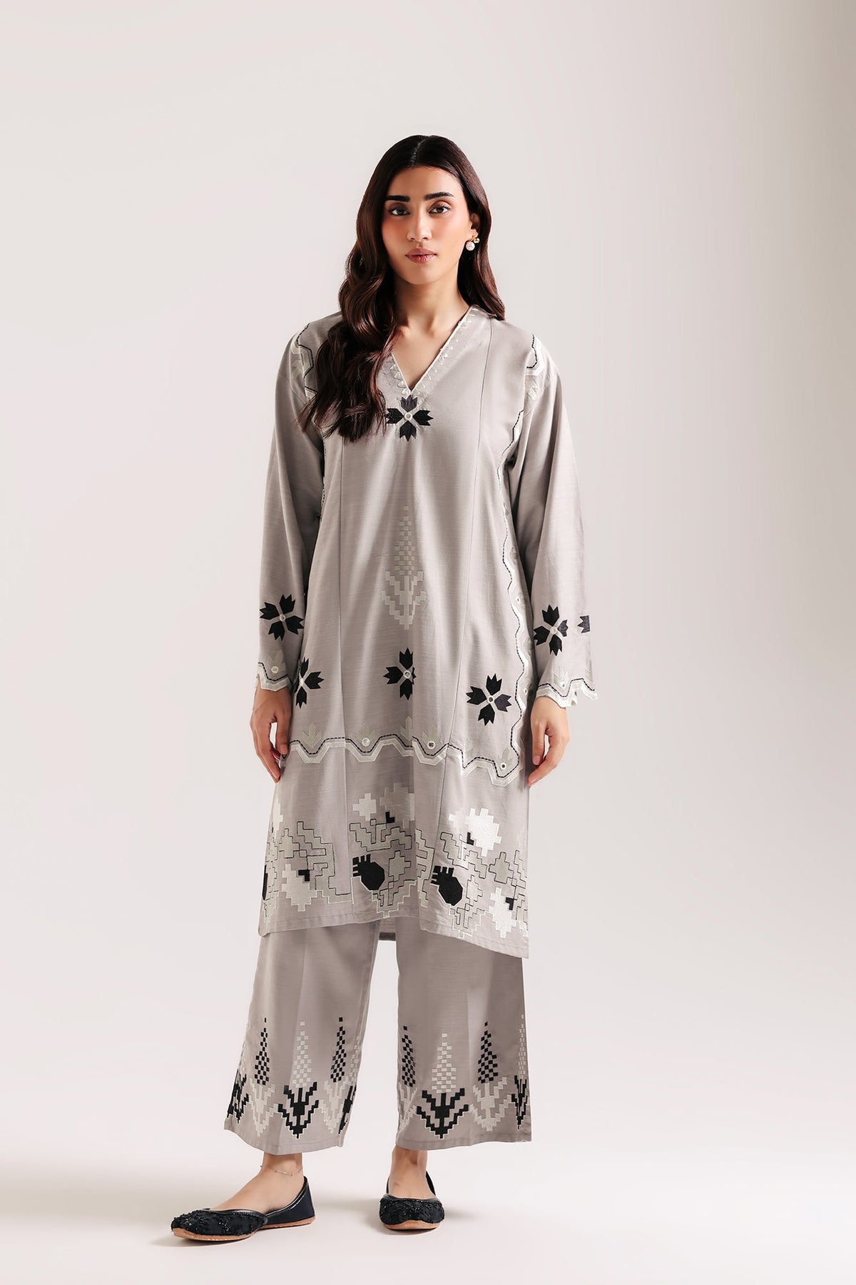 EMBROIDERED SUIT (E9521-102-007)