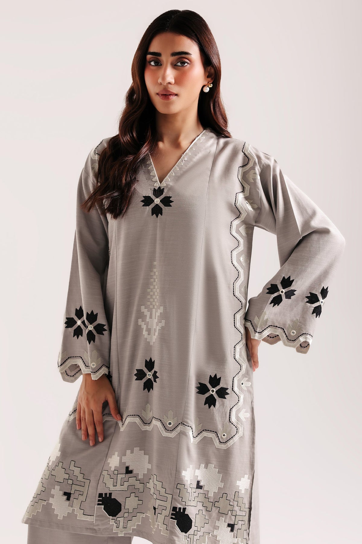 EMBROIDERED SUIT (E9521-102-007)