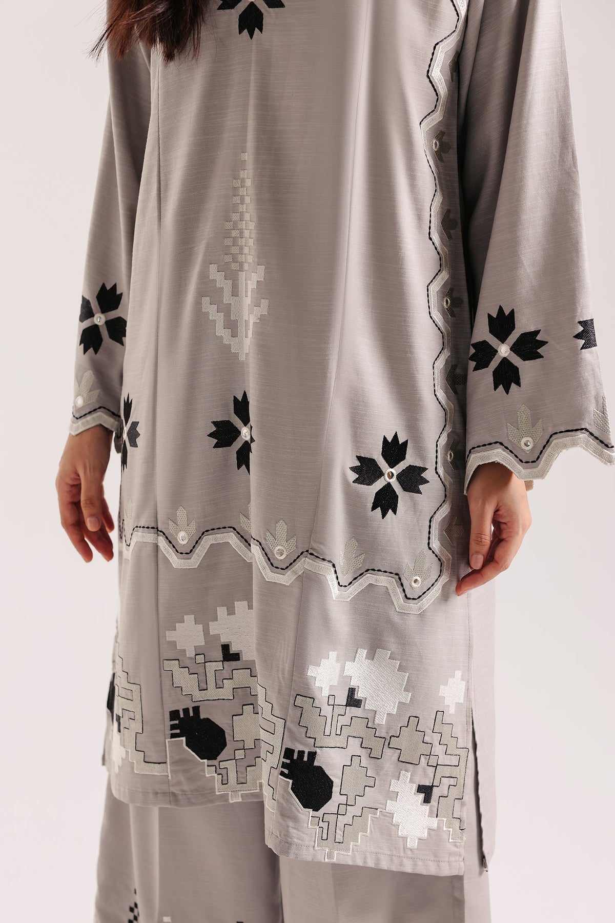 EMBROIDERED SUIT (E9521-102-007)