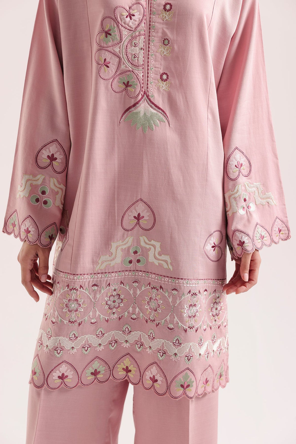 EMBROIDERED SUIT (E9524-102-424)