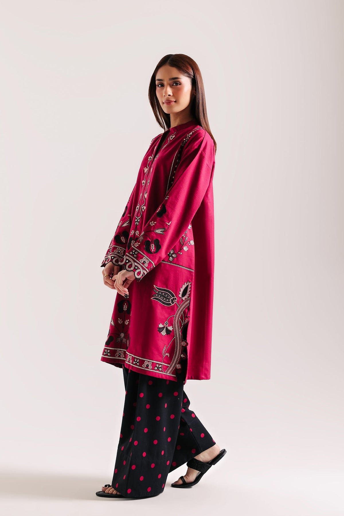 EMBROIDERED SUIT (E9531-102-404)