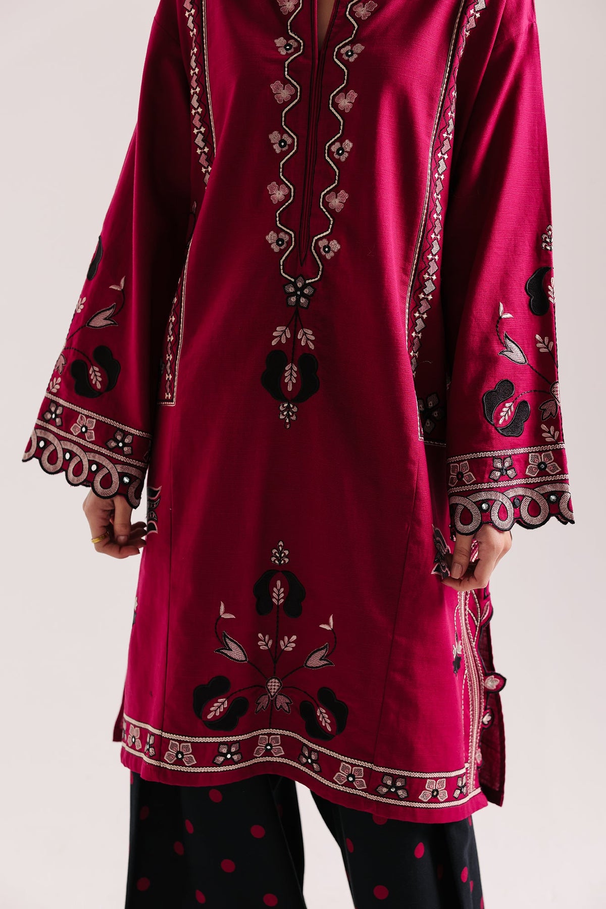 EMBROIDERED SUIT (E9531-102-404)